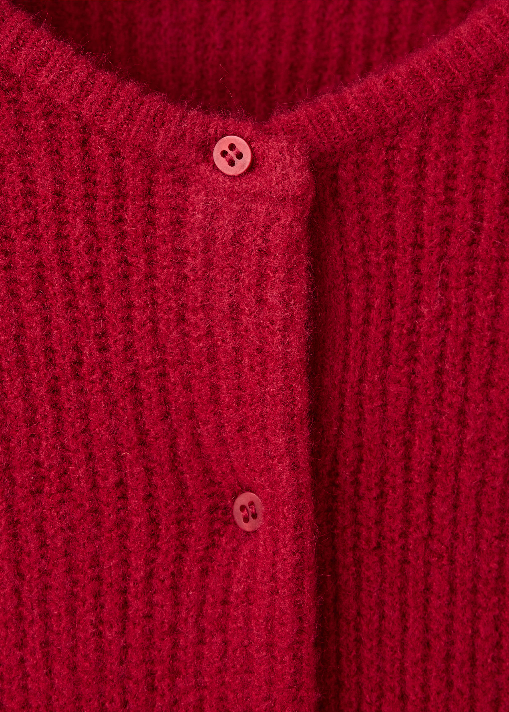 Buttoned knit cardigan - Details of the article 8, Red. Ref: 37045162-00.