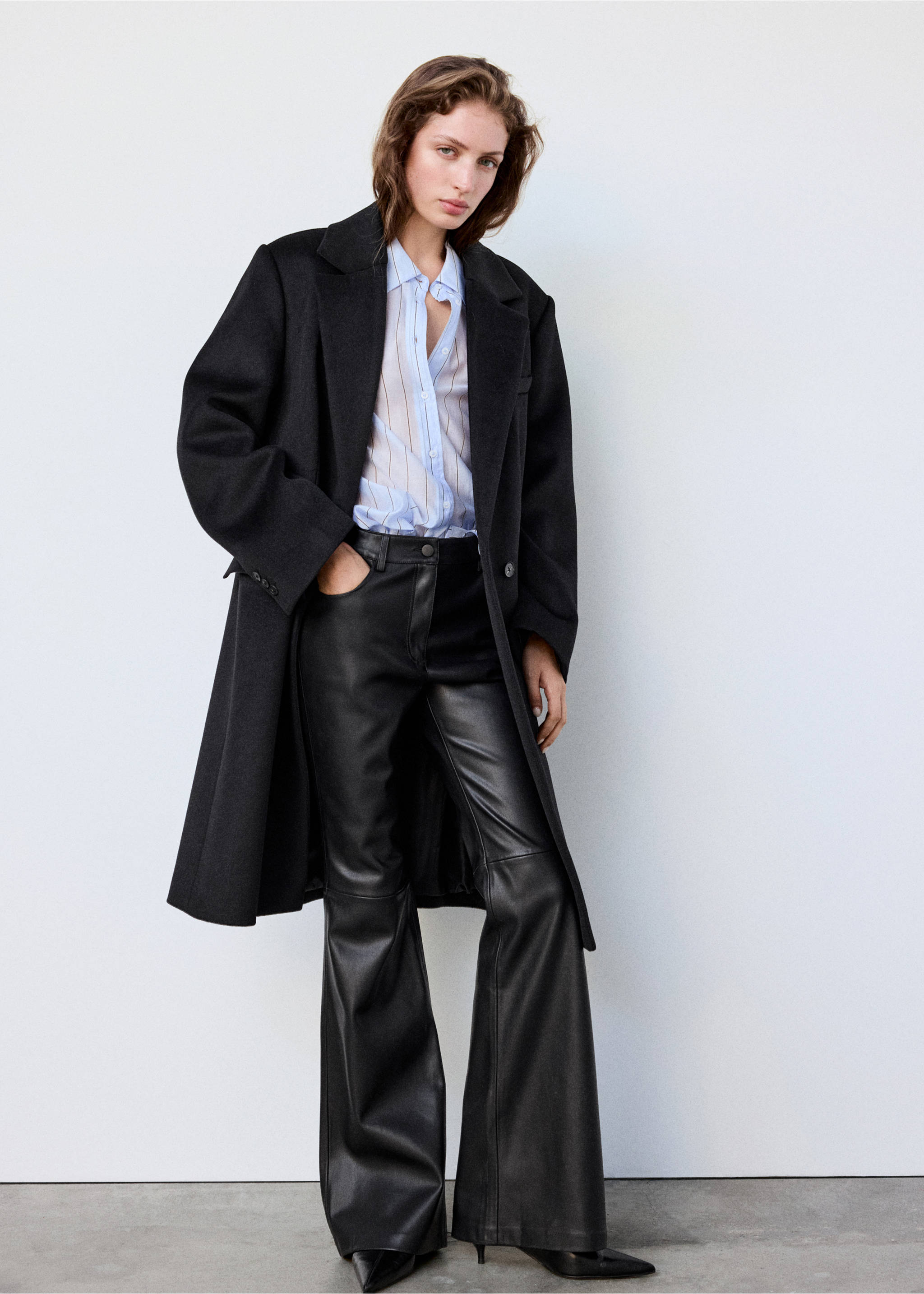 Faux-leather flared trousers - General plane, Black. Ref: 37045163-01.