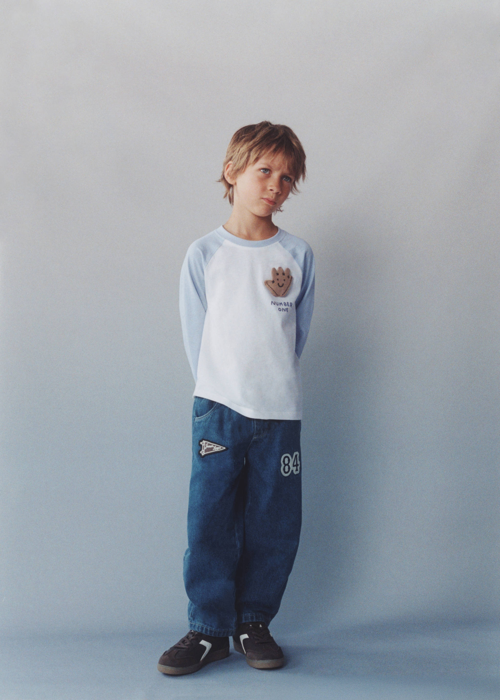 Comfy-fit patch jeans - Details of the article 6, Medium Blue. Ref: 37045166-00.