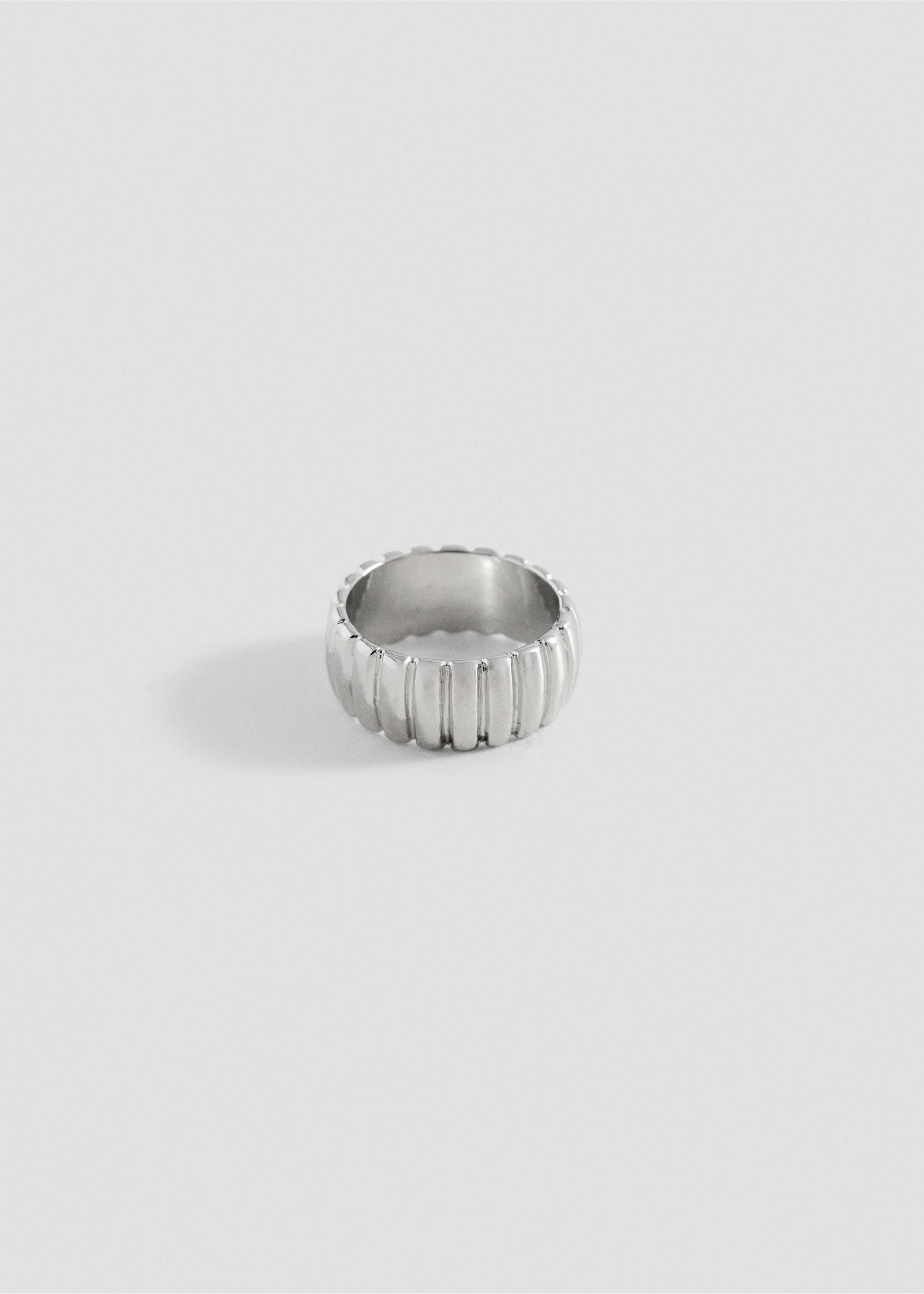 Chunky silver-coloured grooved ring., Silver. Ref: 37045183-00.