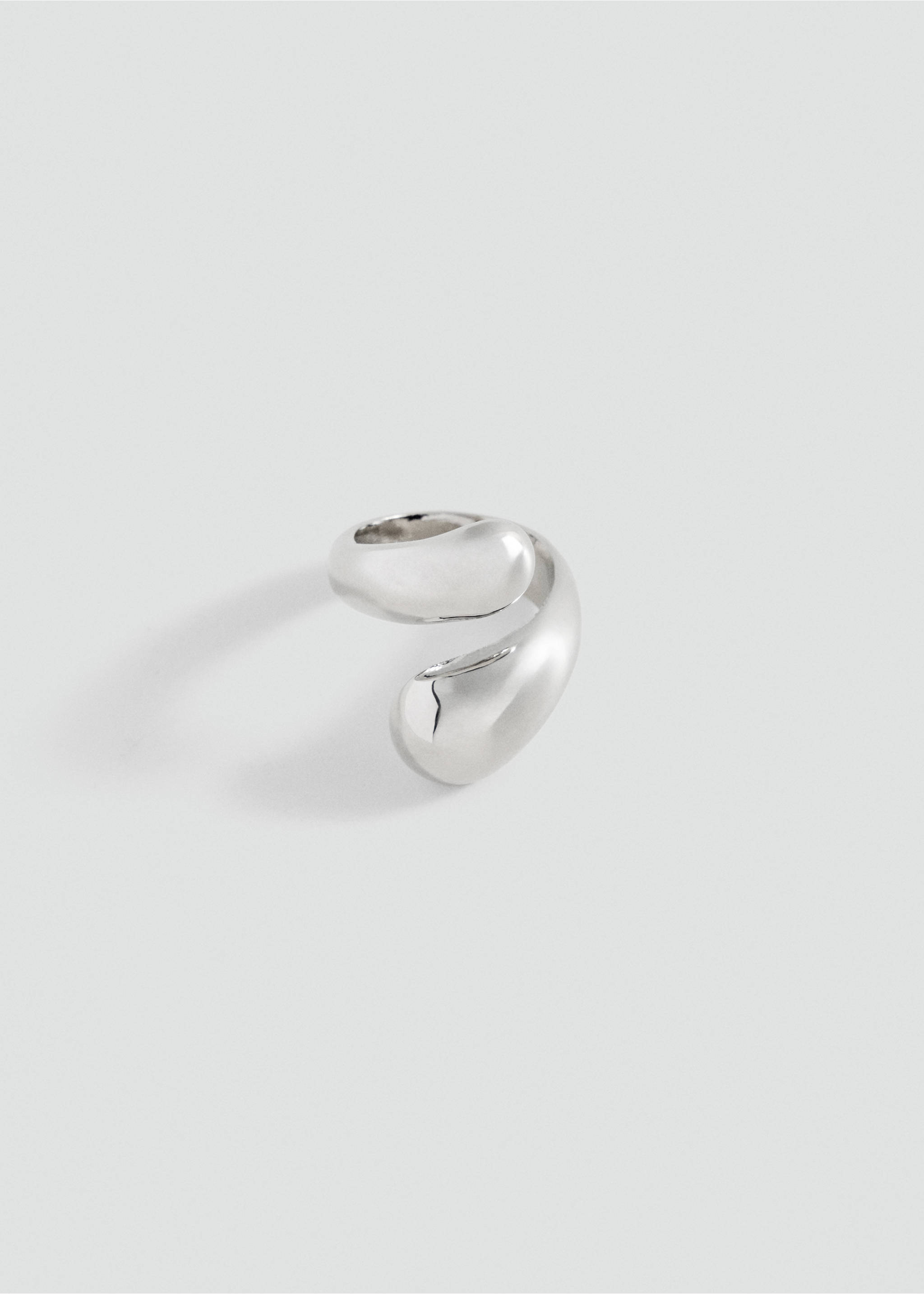 Silver-coloured organic wrap-around ring in a polished finish., Silver. Ref: 37045184-00.