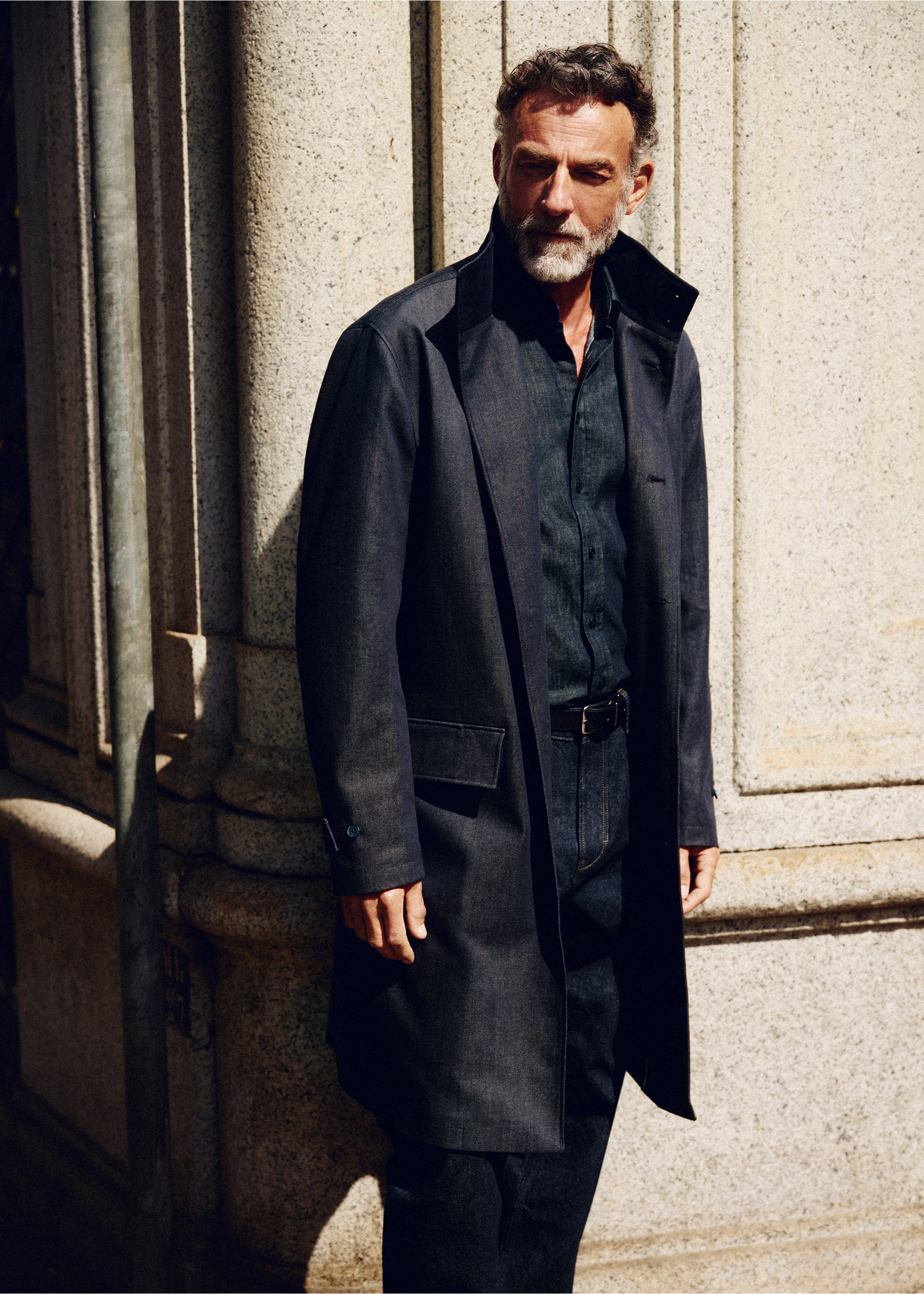 Denim trench coat with stand-up collar - Details of the article 6, Open Blue. Ref: 37045838-00.