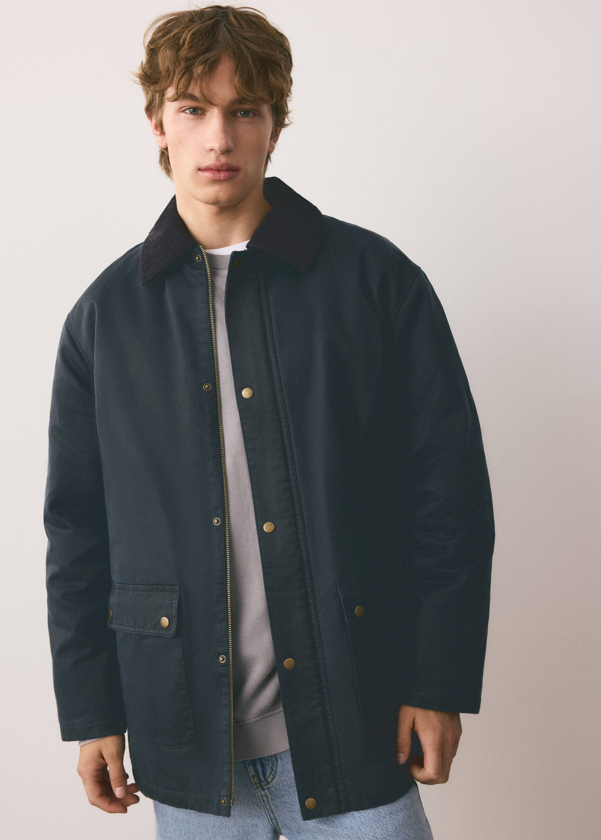 Parka cuello contraste - Plano medio