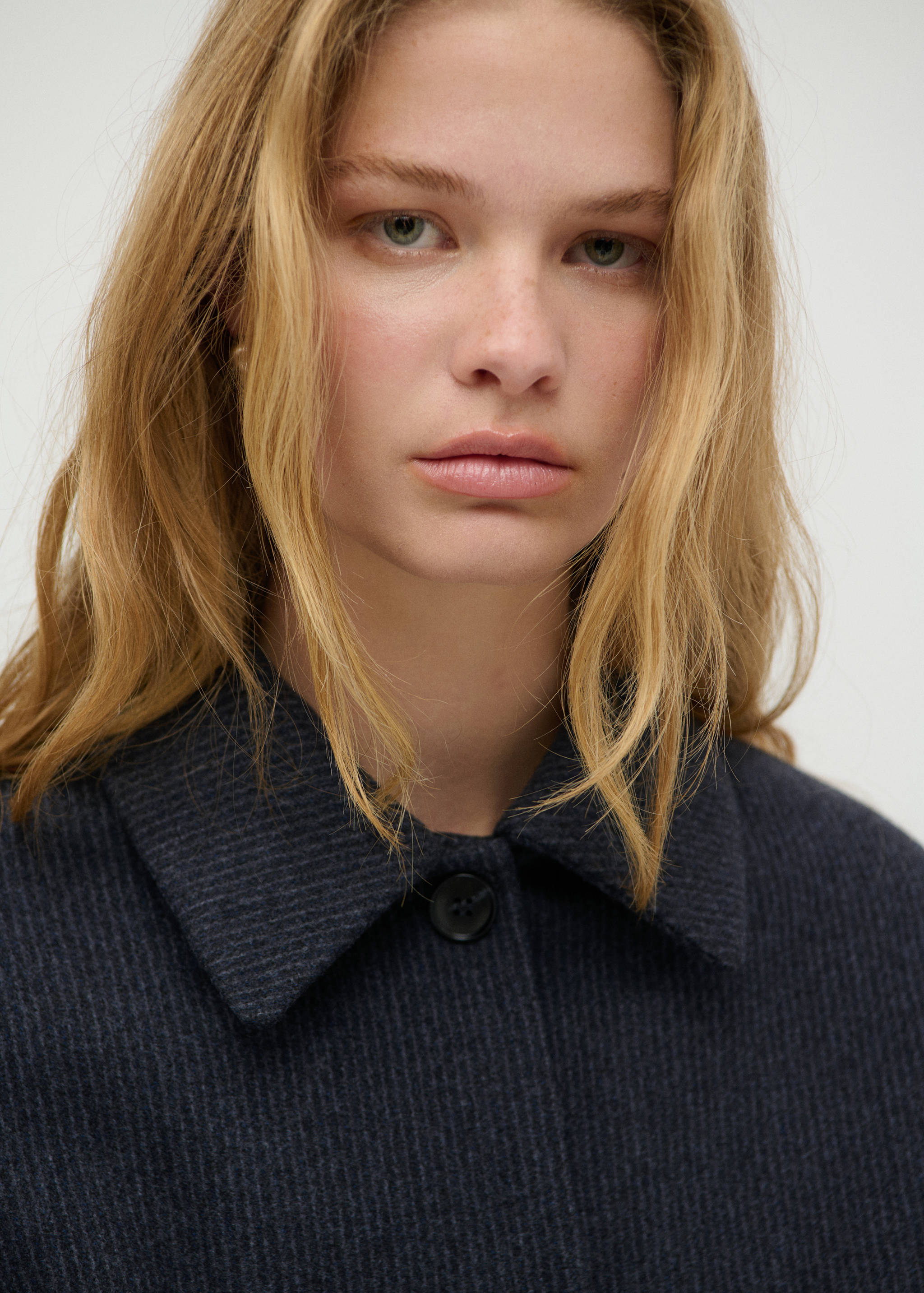 Bomber-style coat - Details of the article 1