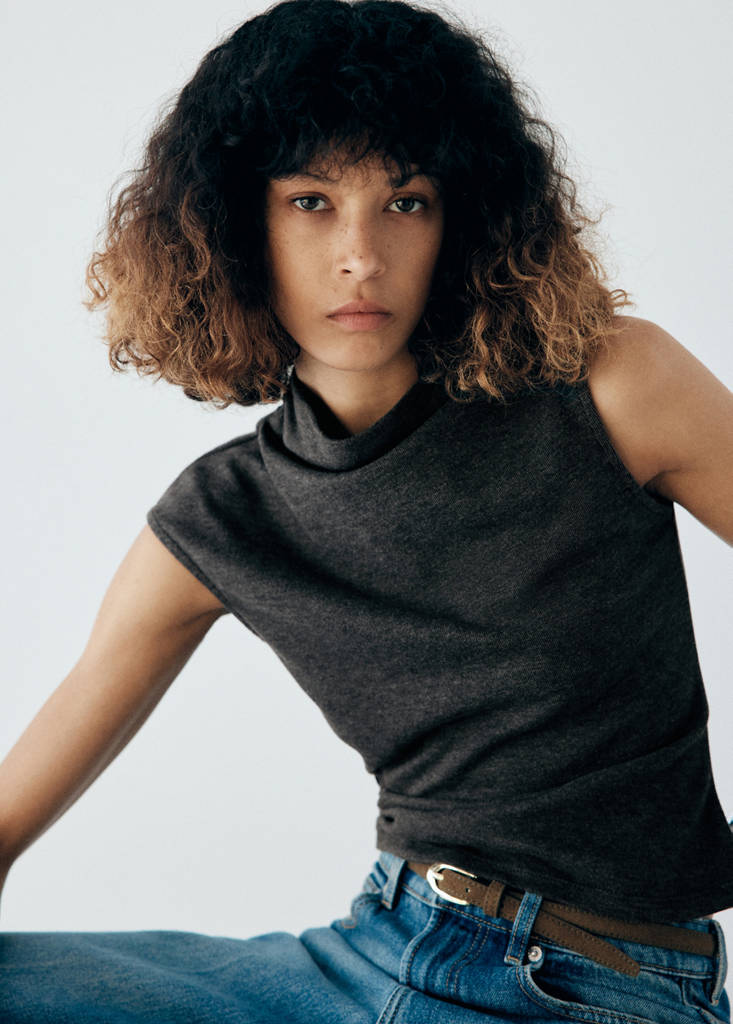 High-neck ruched T-shirt — Dark Heather Grey