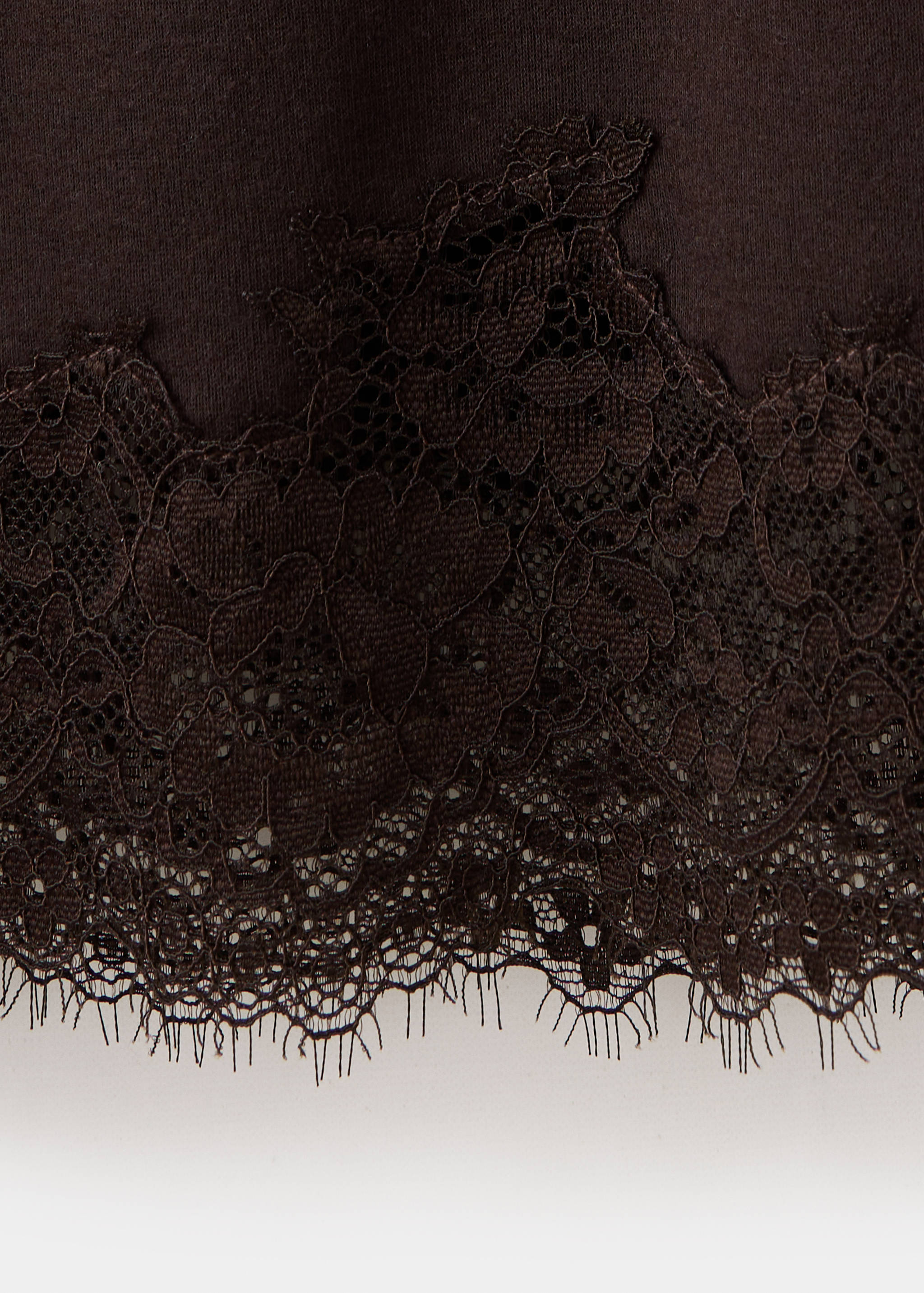 Fitted T-shirt with lace trim - Details of the article 8
