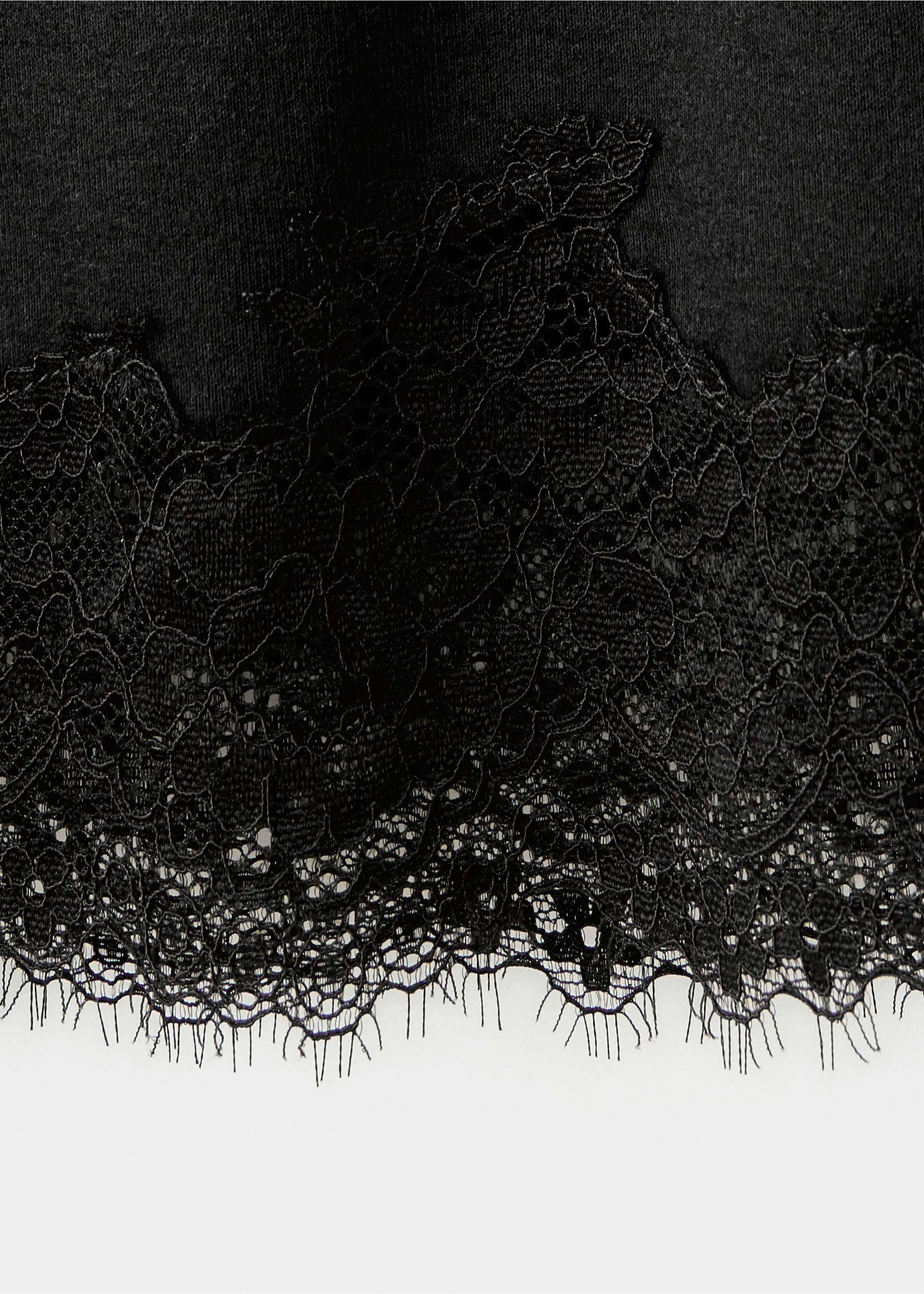 Fitted T-shirt with lace trim - Details of the article 8, Black. Ref: 37045855-00.