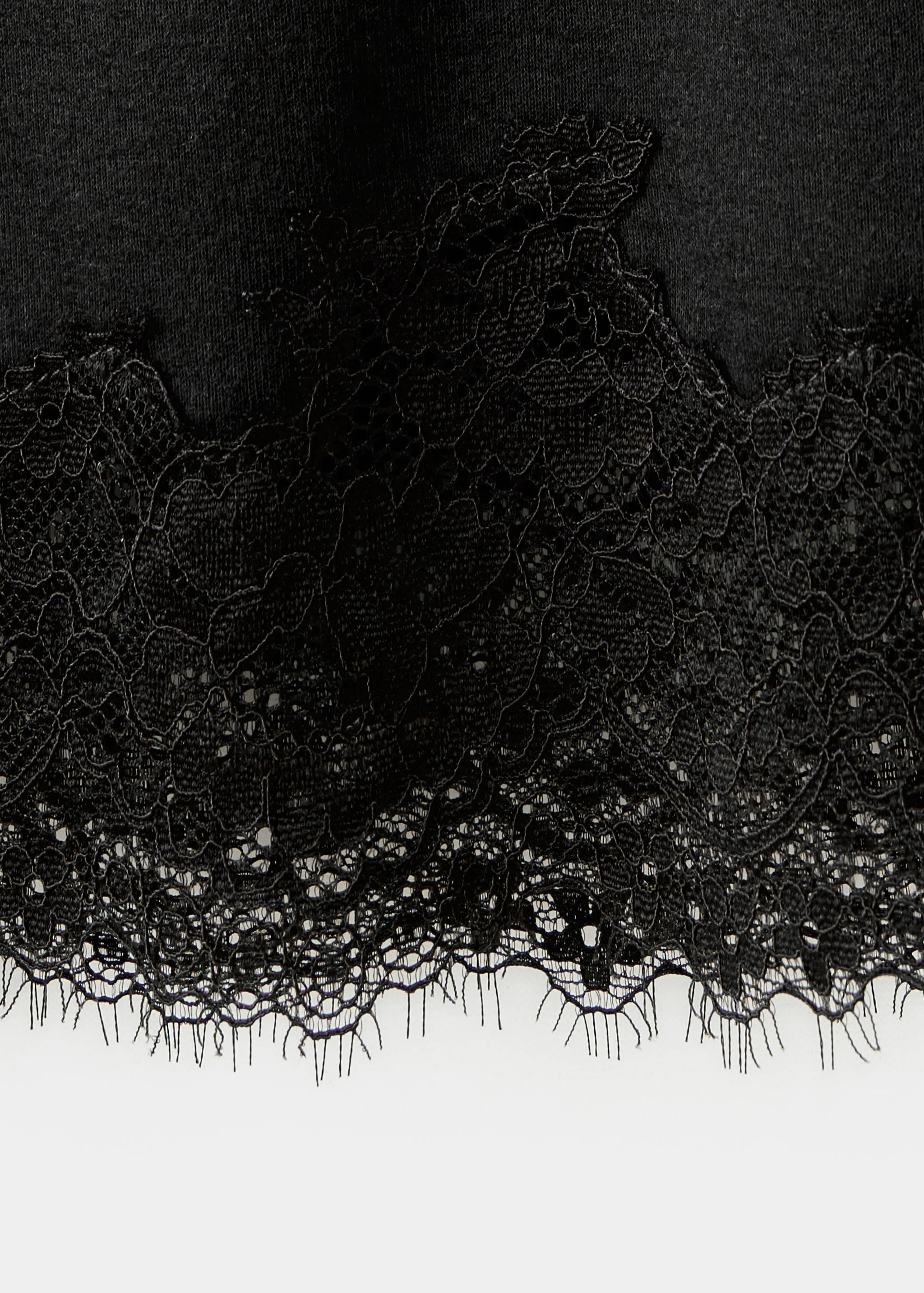 Fitted T-shirt with lace trim - Details of the article 8