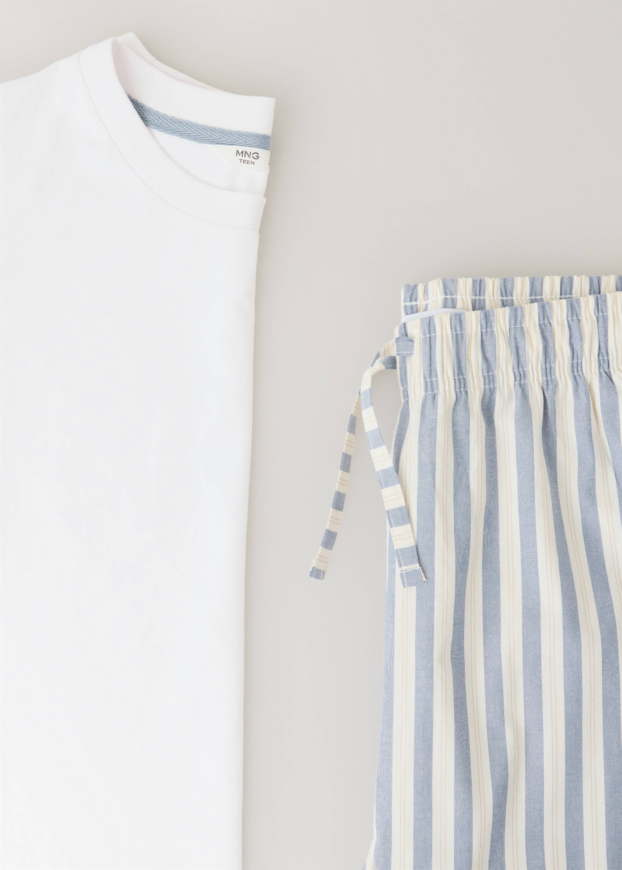 Striped pyjama set - Details of the article 0