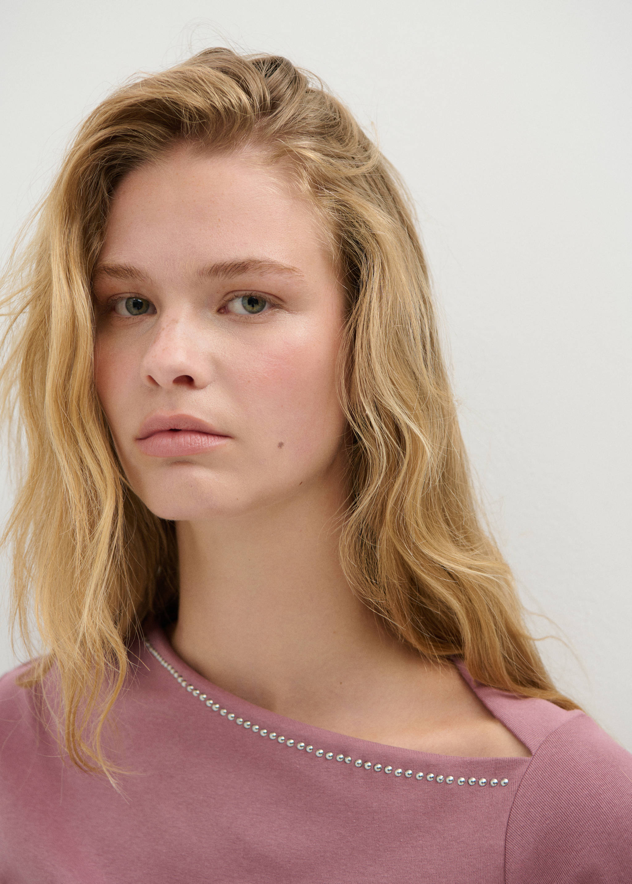 T-shirt with stud detailing - Details of the article 1