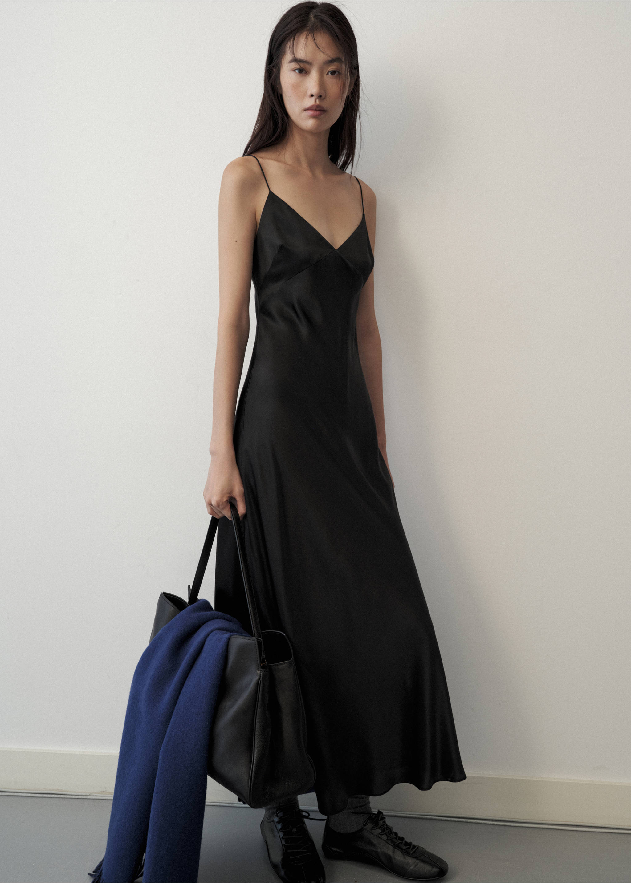Silk V-neck dress - General plane, Black. Ref: 37045867-00.