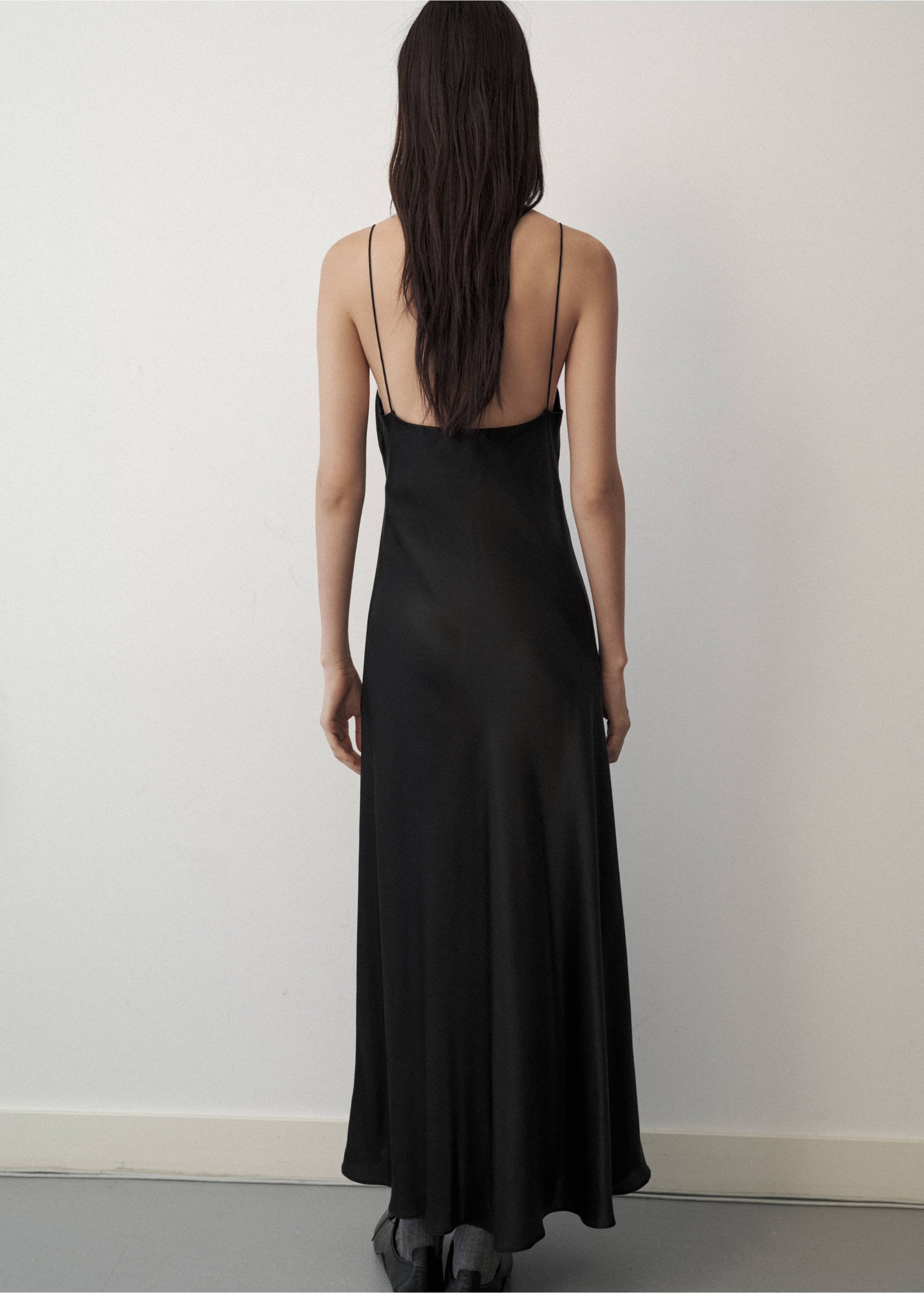 Silk V-neck dress - Reverse of the article, Black. Ref: 37045867-00.