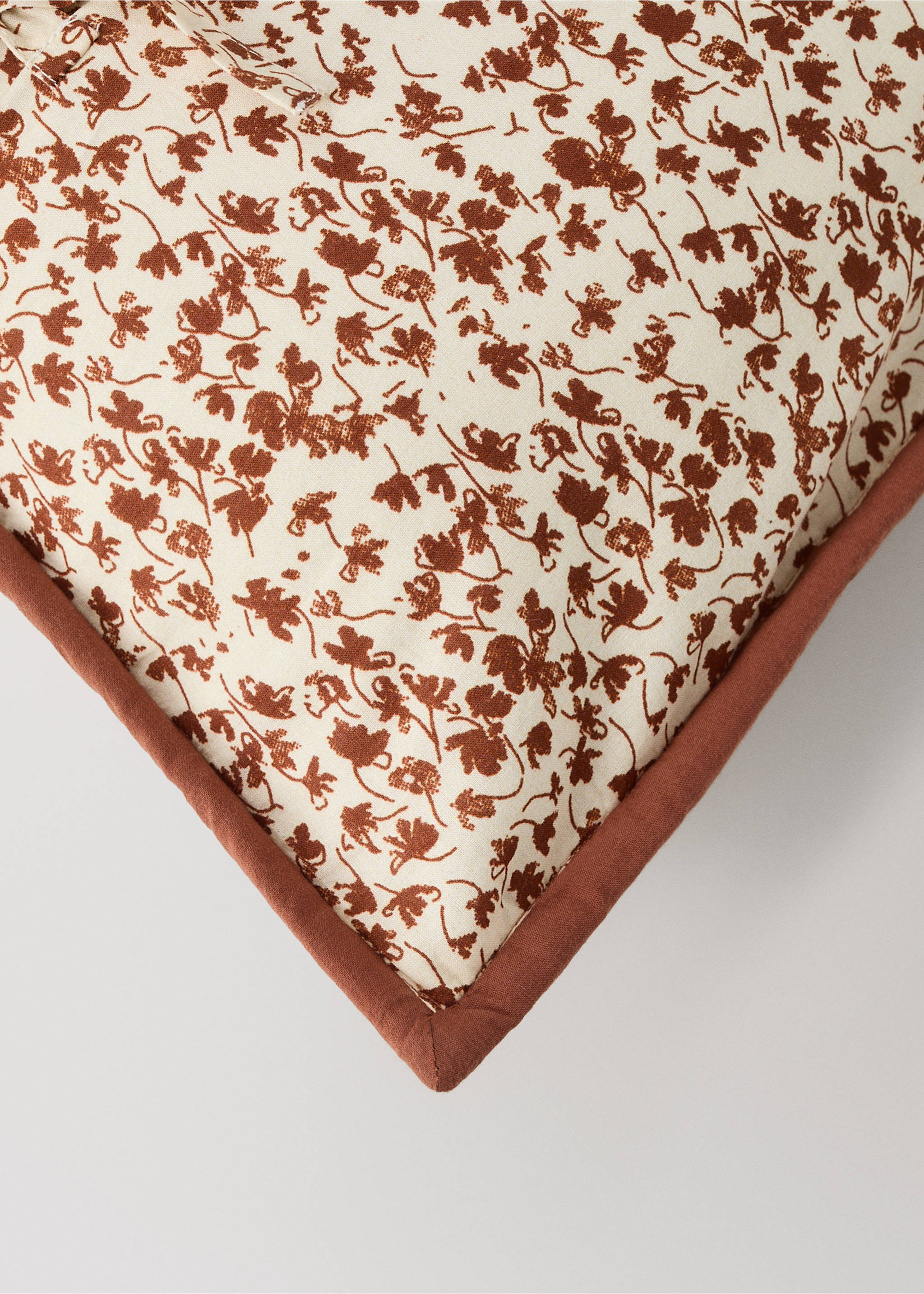 Quilted cushion cover 30 x 40 cm - Details of the article 1, Russet. Ref: 37045868-00.