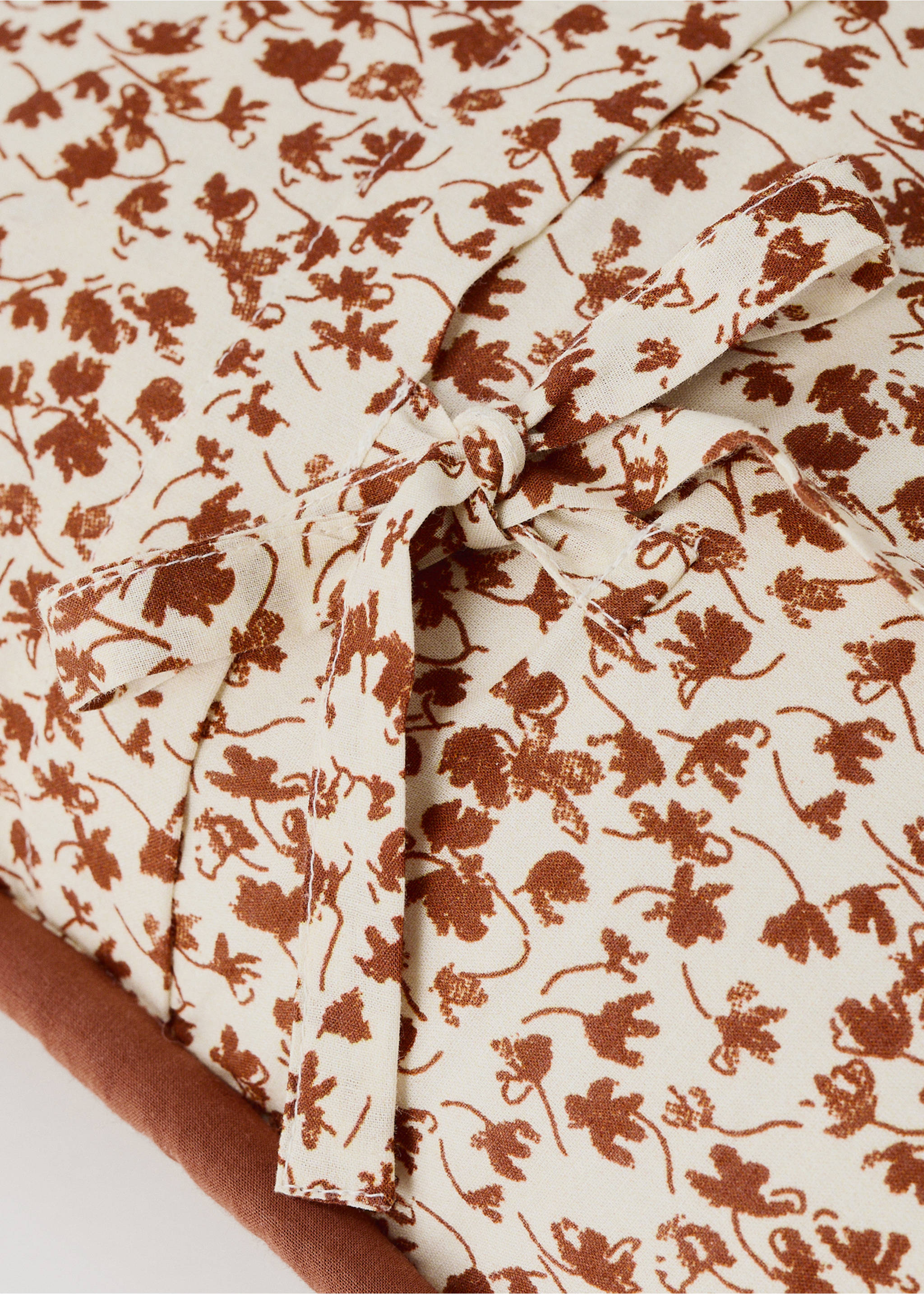 Quilted cushion cover 30 x 40 cm - Details of the article 2, Russet. Ref: 37045868-00.