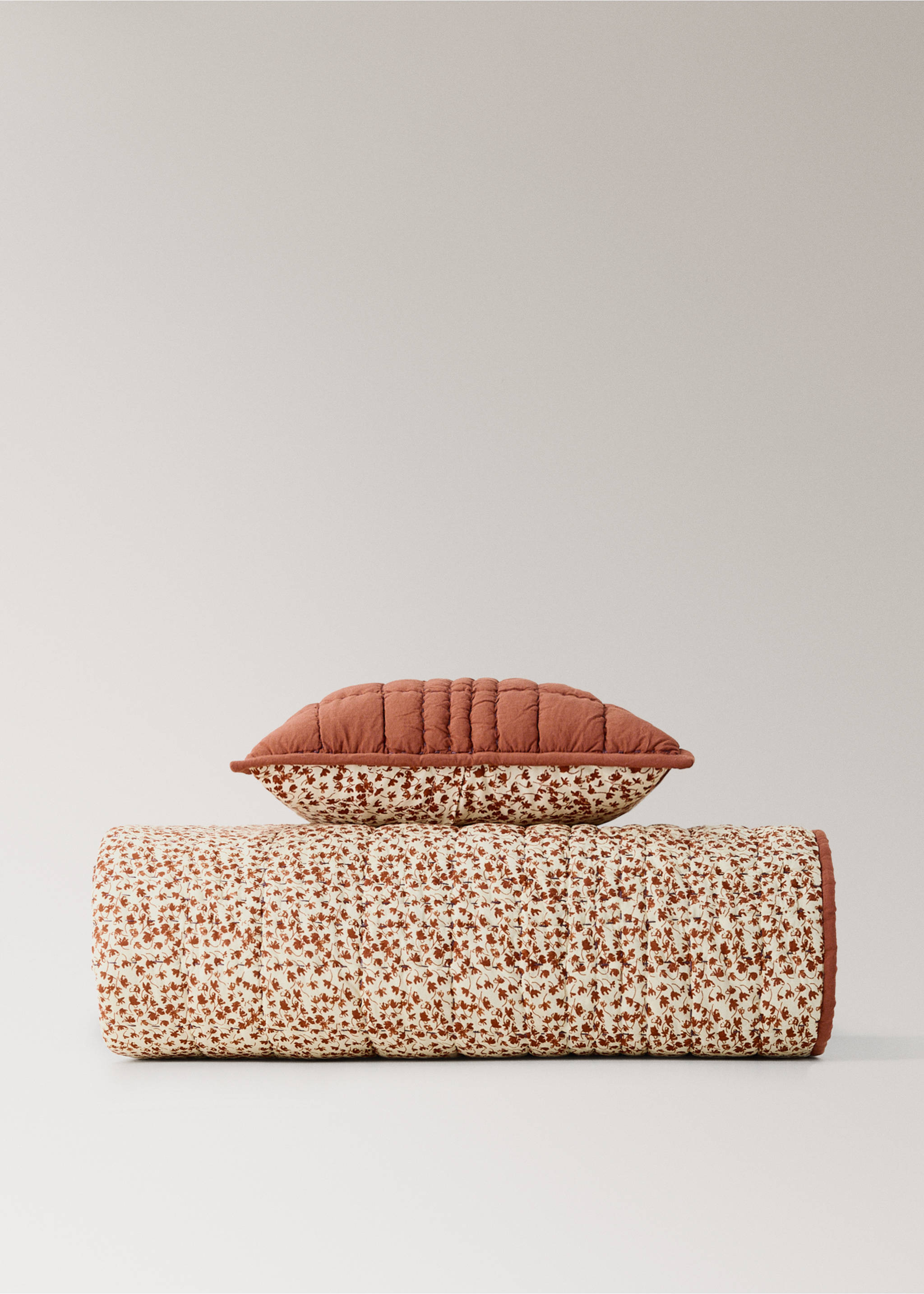 Quilted cushion cover 30 x 40 cm - Details of the article 4, Russet. Ref: 37045868-00.