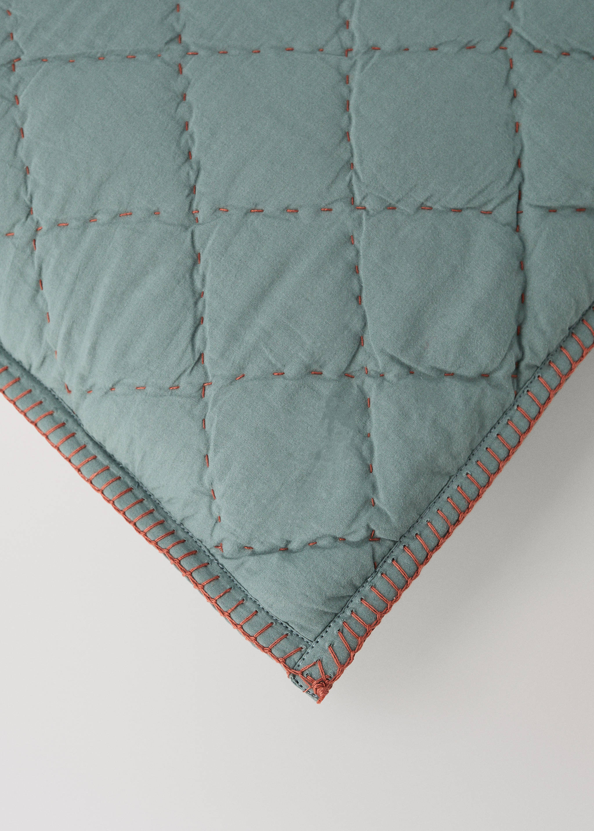 Quilted cushion cover with contrast detail 40 x 40 cm - Details of the article 1