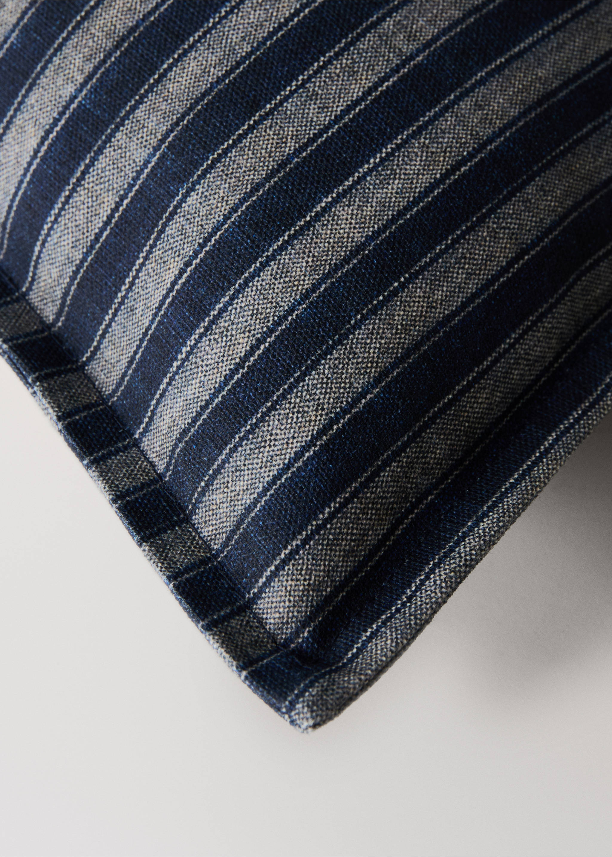 100% cotton cover with striped detail and topstitching 20x20 inches - Details of the article 1, Blue. Ref: 37045874-00.