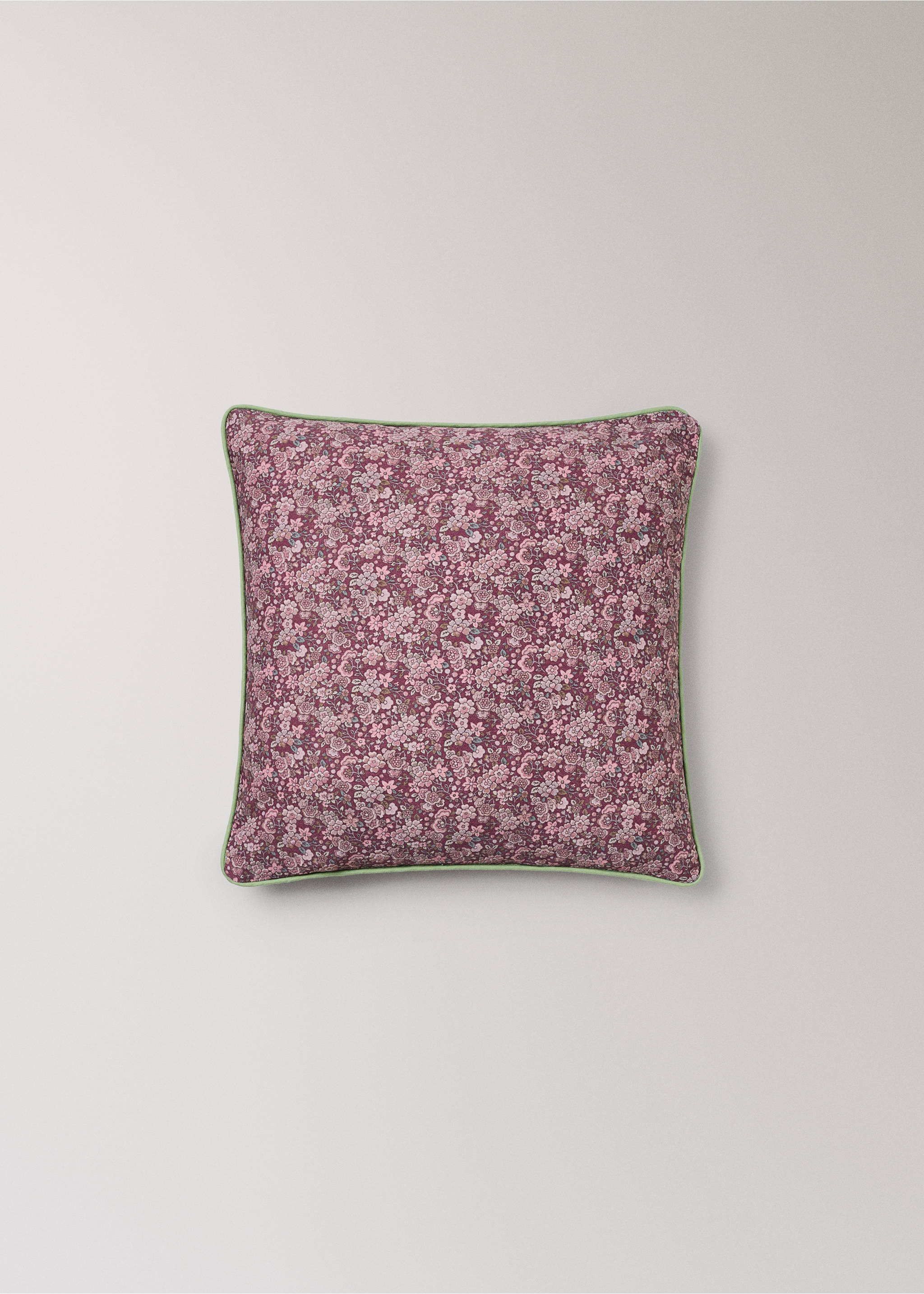 100% cotton canvas cushion cover 40 x 40 cm - Article without model, Coral Red. Ref: 37045875-00.