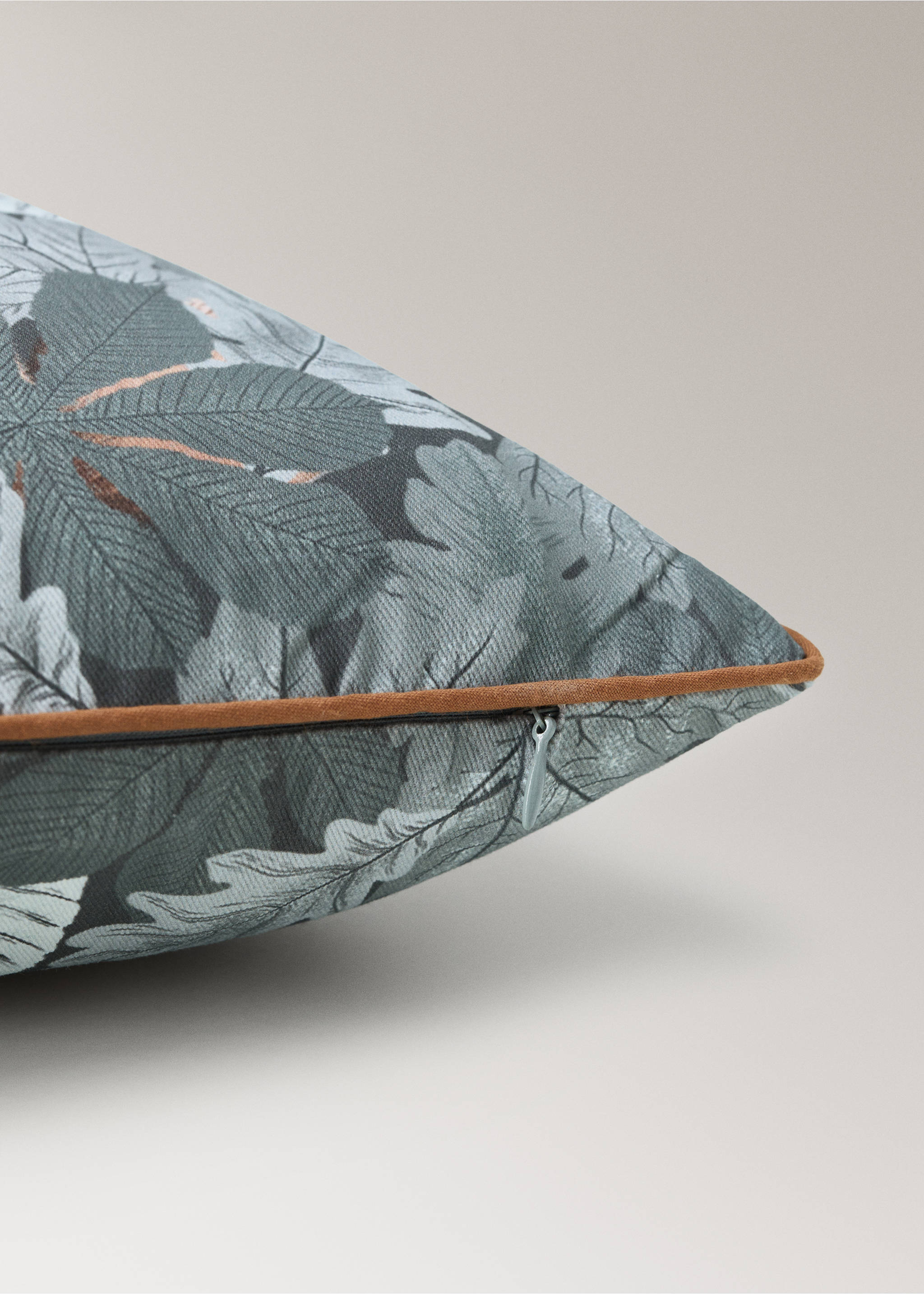 100% cotton cushion cover, 30 x 40 cm - Details of the article 2, Forest Green. Ref: 37045876-00.