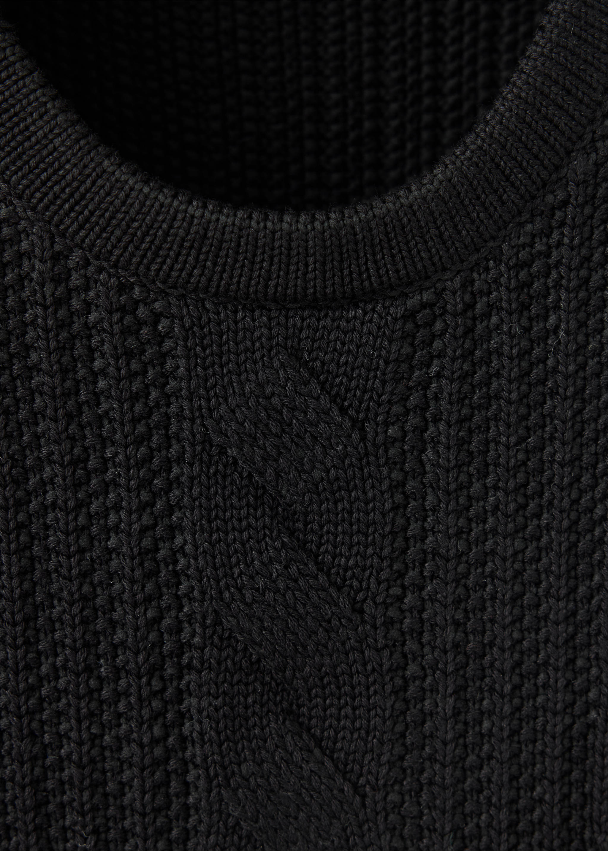 Top pepa - Details of the article 8, Black. Ref: 37045879-00.
