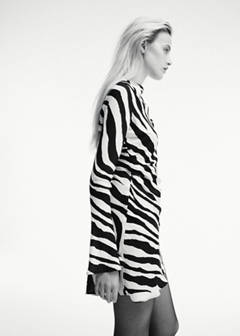 Zebra-print dress with flared sleeves — Black 1