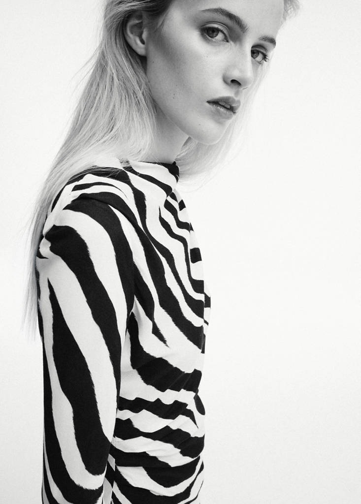 Zebra-print dress with flared sleeves — Black