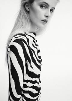 Zebra-print dress with flared sleeves — Black 4