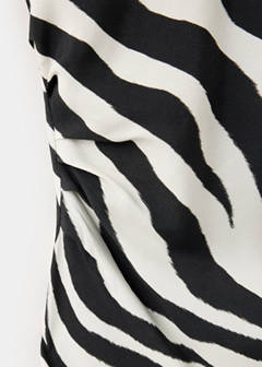 Zebra-print dress with flared sleeves — Black 6
