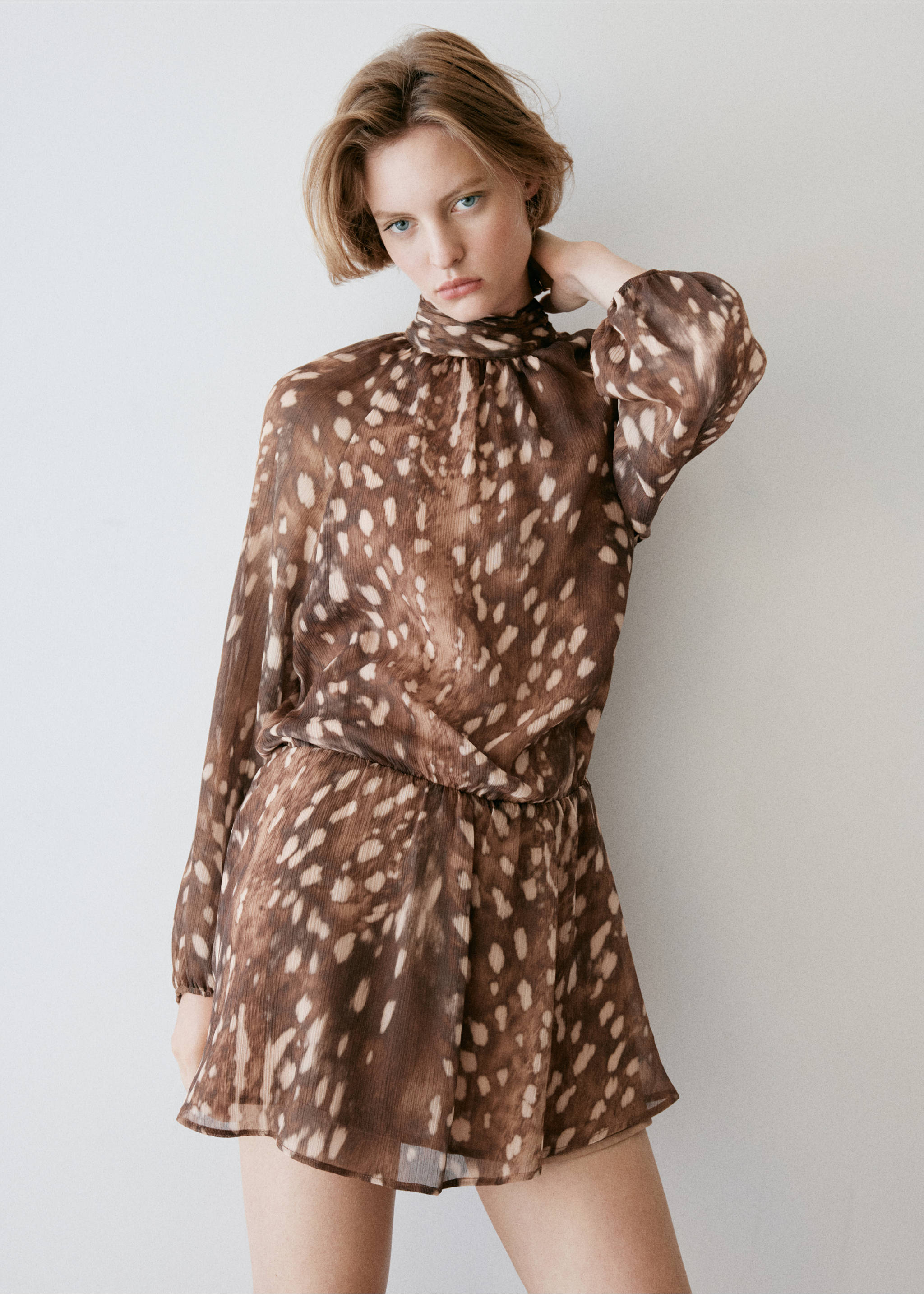 Jurk met colkraag en print - Middenvlak, Bruin. Ref: 37045882-00.