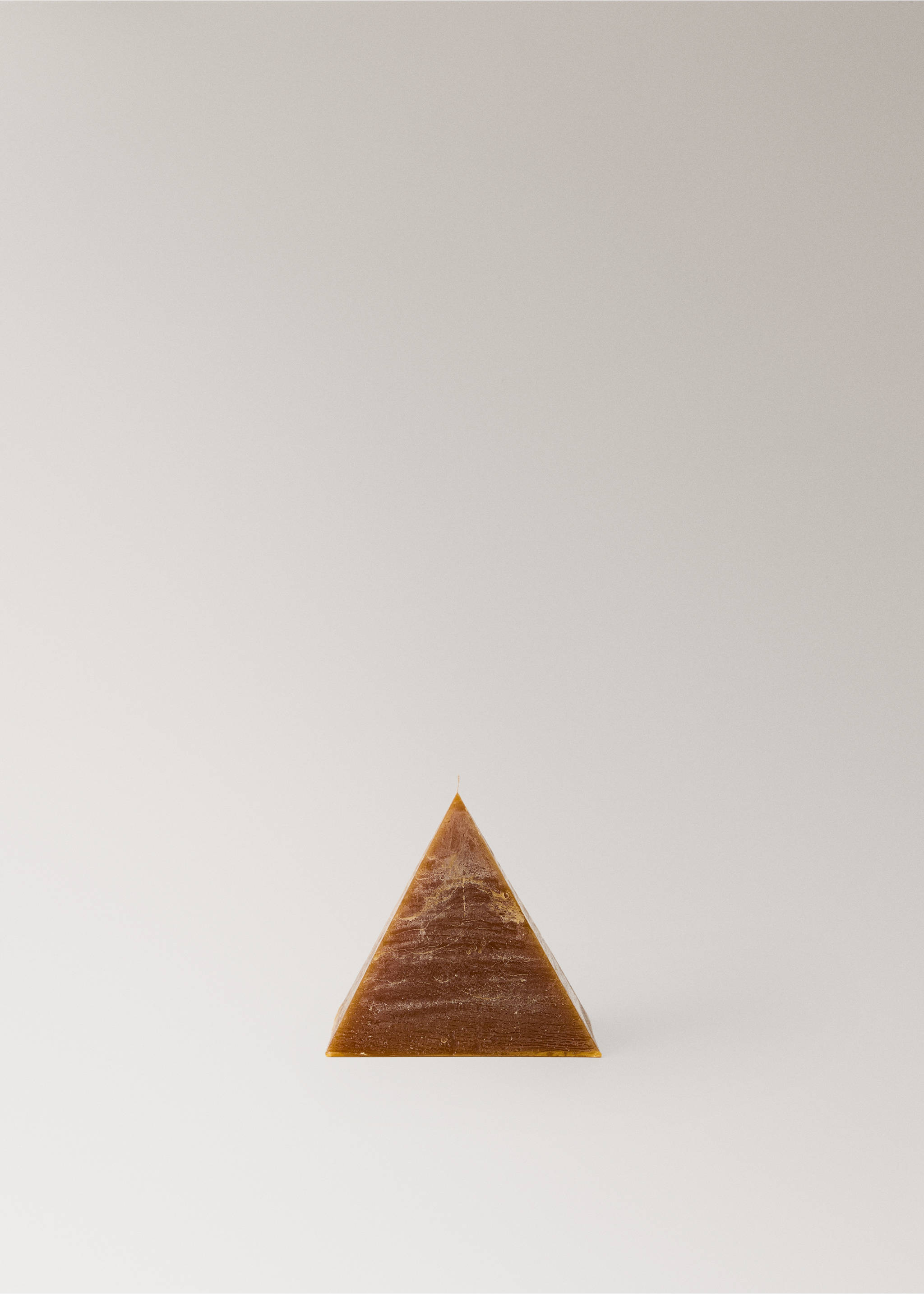 Pyramidenkerze - Artikel ohne Model, Rotbraun. Ref: 37045883-00.