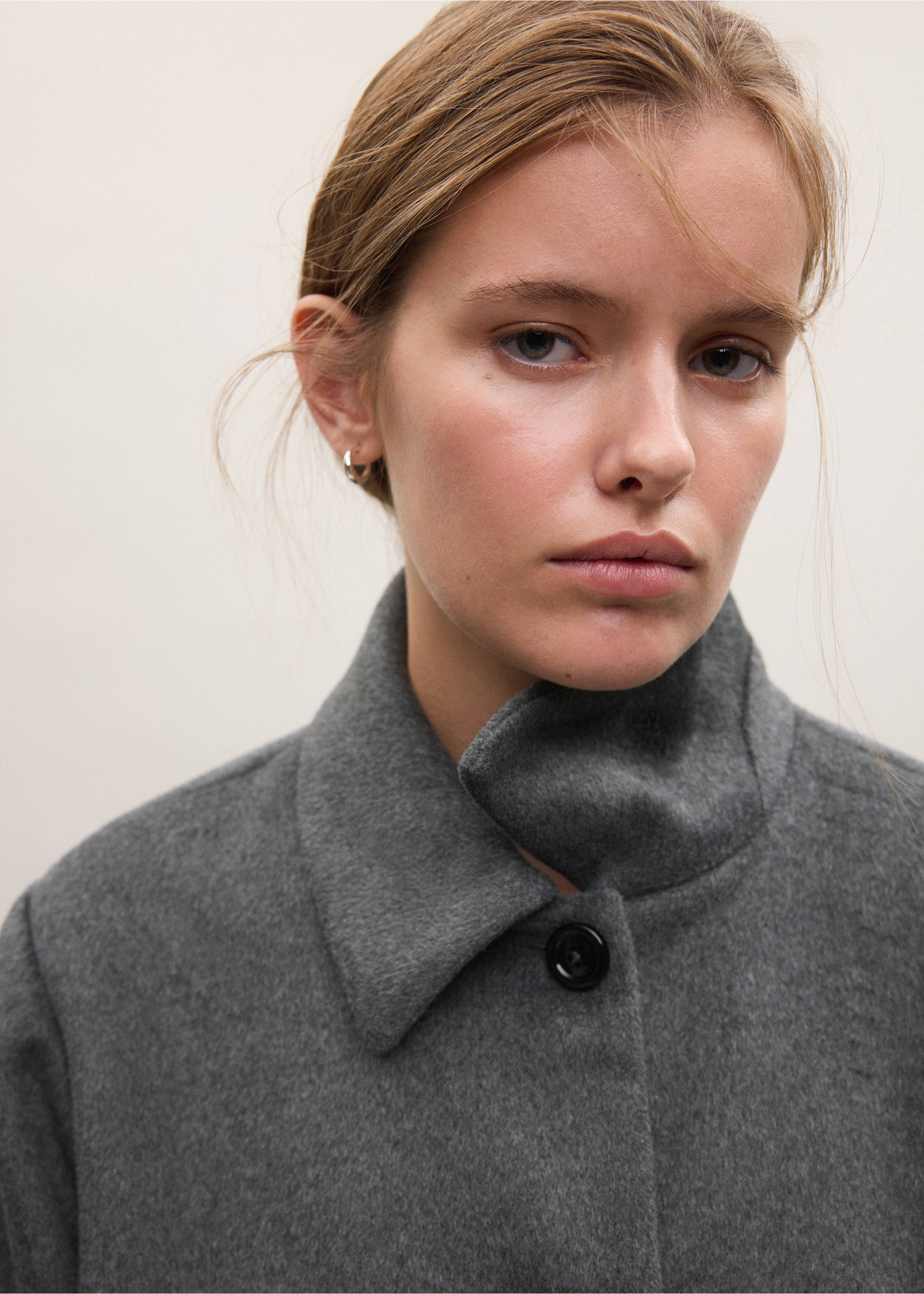Buttoned wool coat - Details of the article 1, Medium Heather Grey. Ref: 37045975-00.