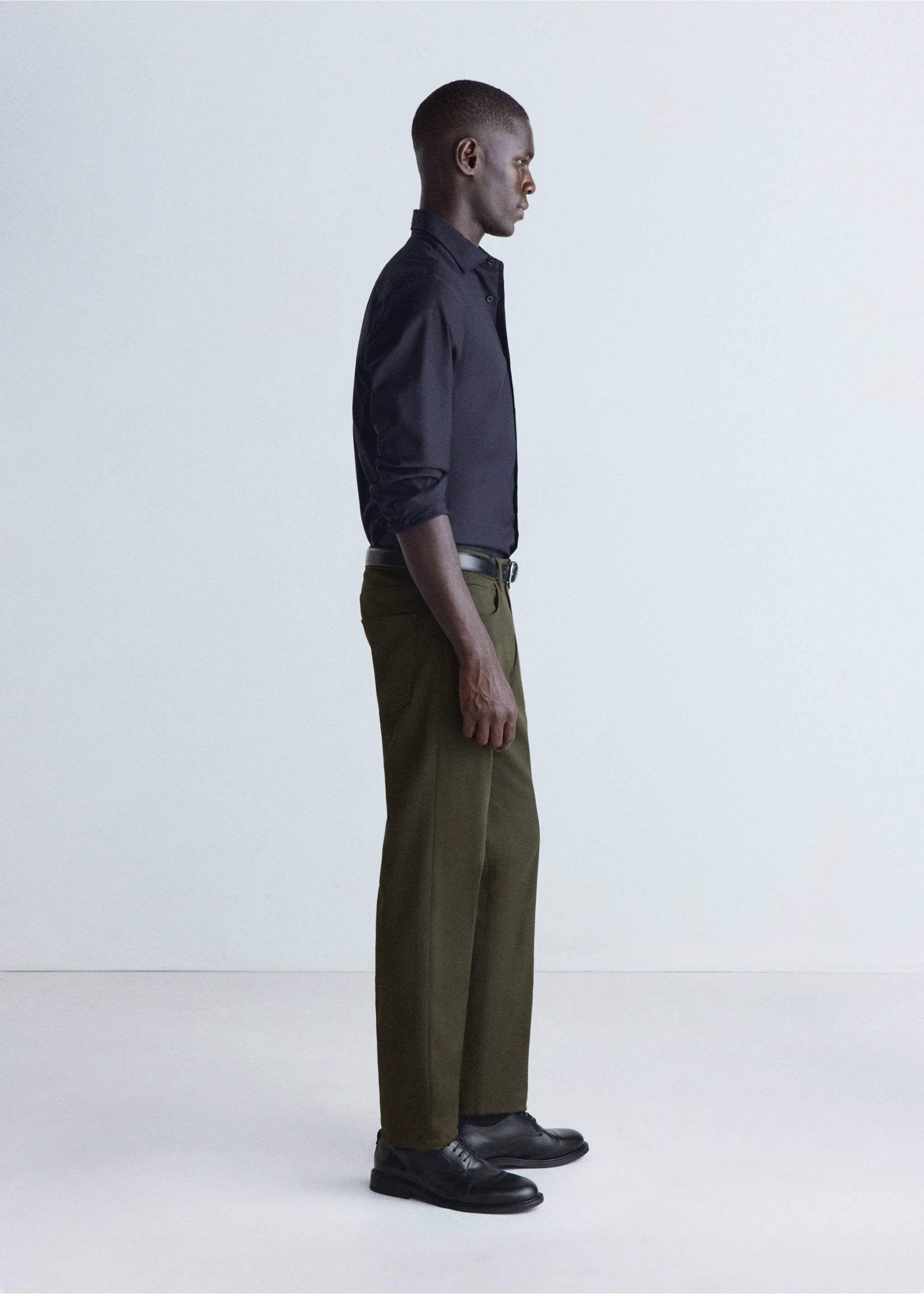 Thermolite® regular fit trousers - Details of the article 2, Khaki. Ref: 37045977-00.