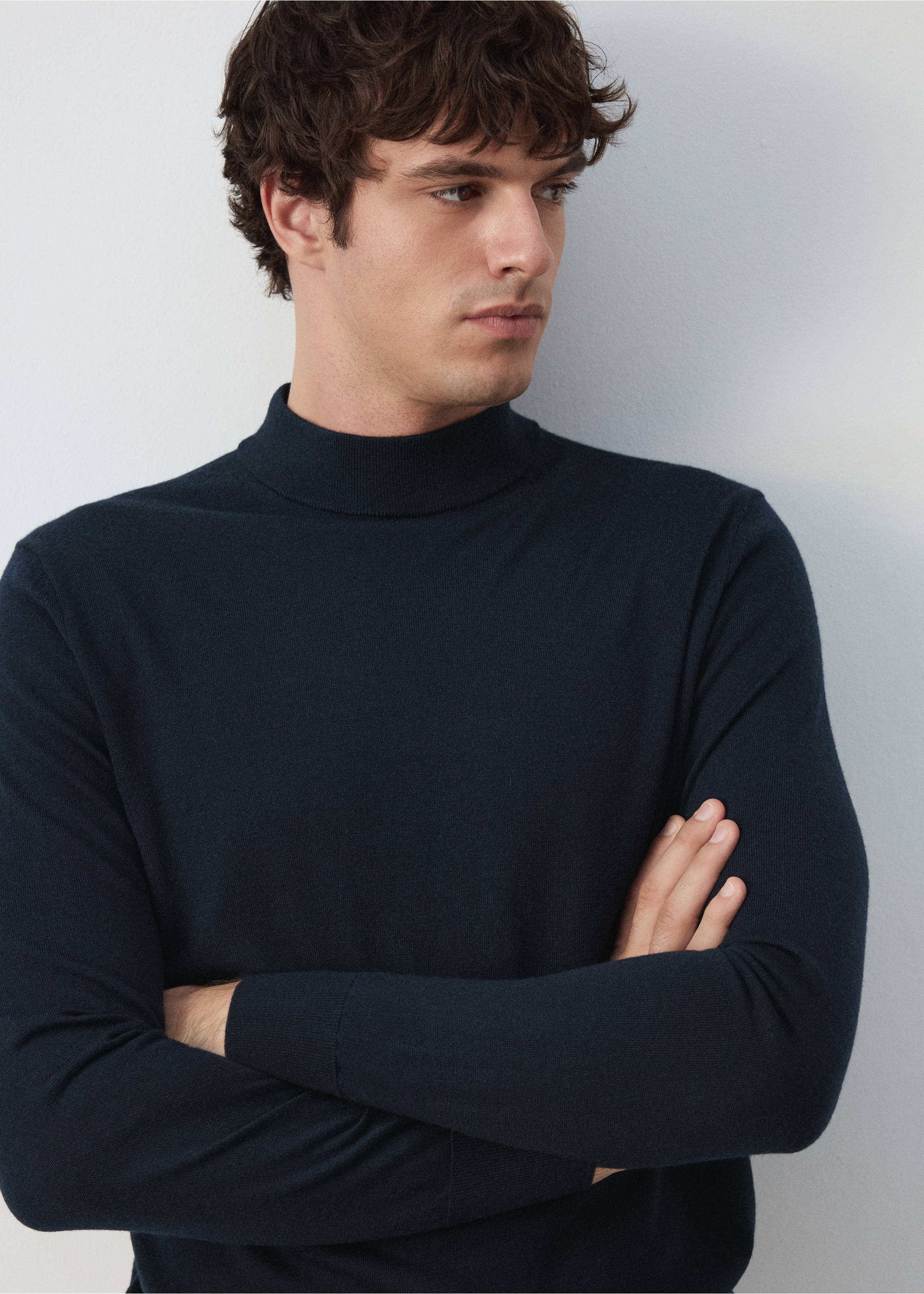100% wool sweater with perkins neck - Details of the article 1, Navy. Ref: 37045981-00.
