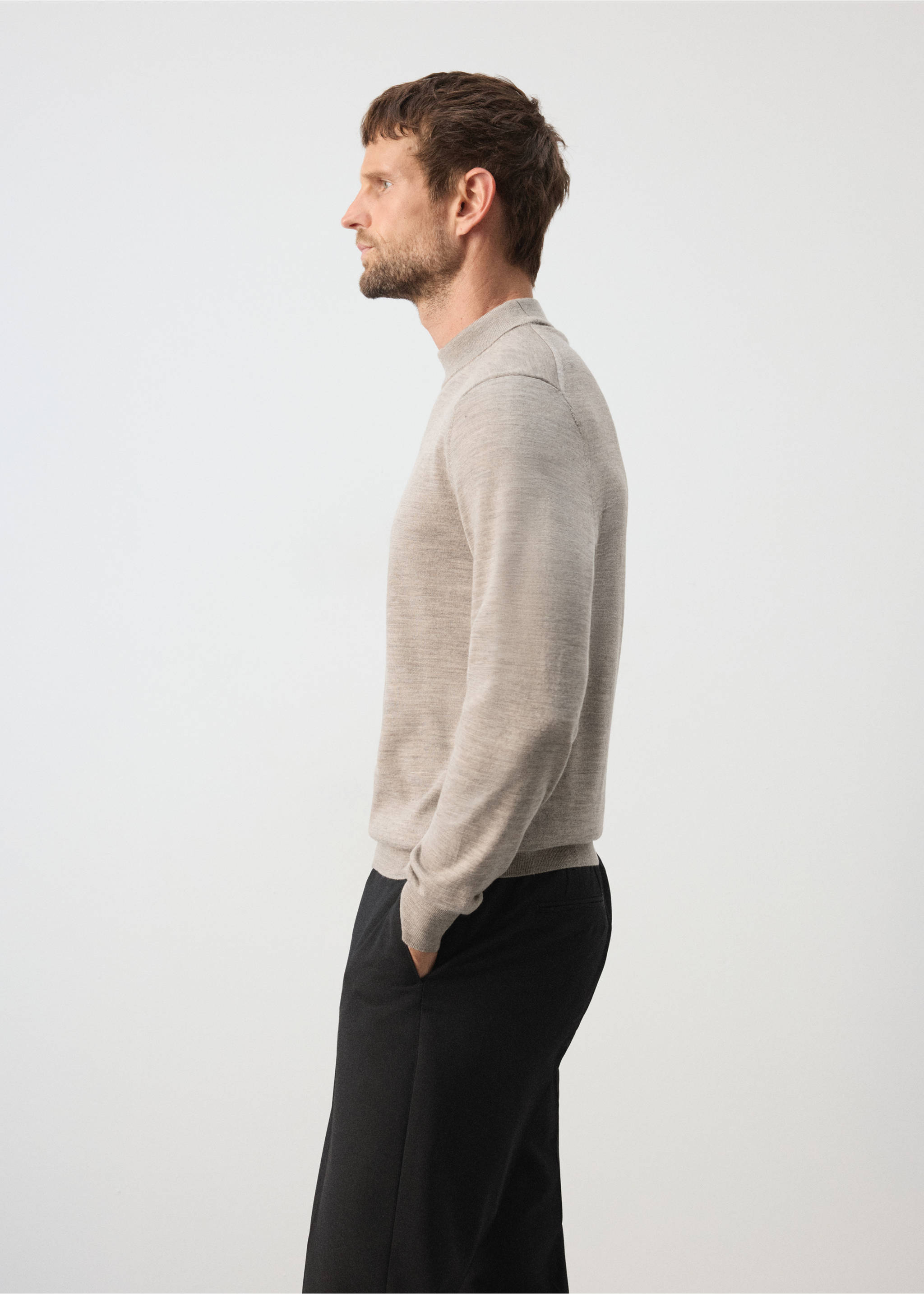 100% wool sweater with perkins neck - Details of the article 2, Mink Grey. Ref: 37045981-00.