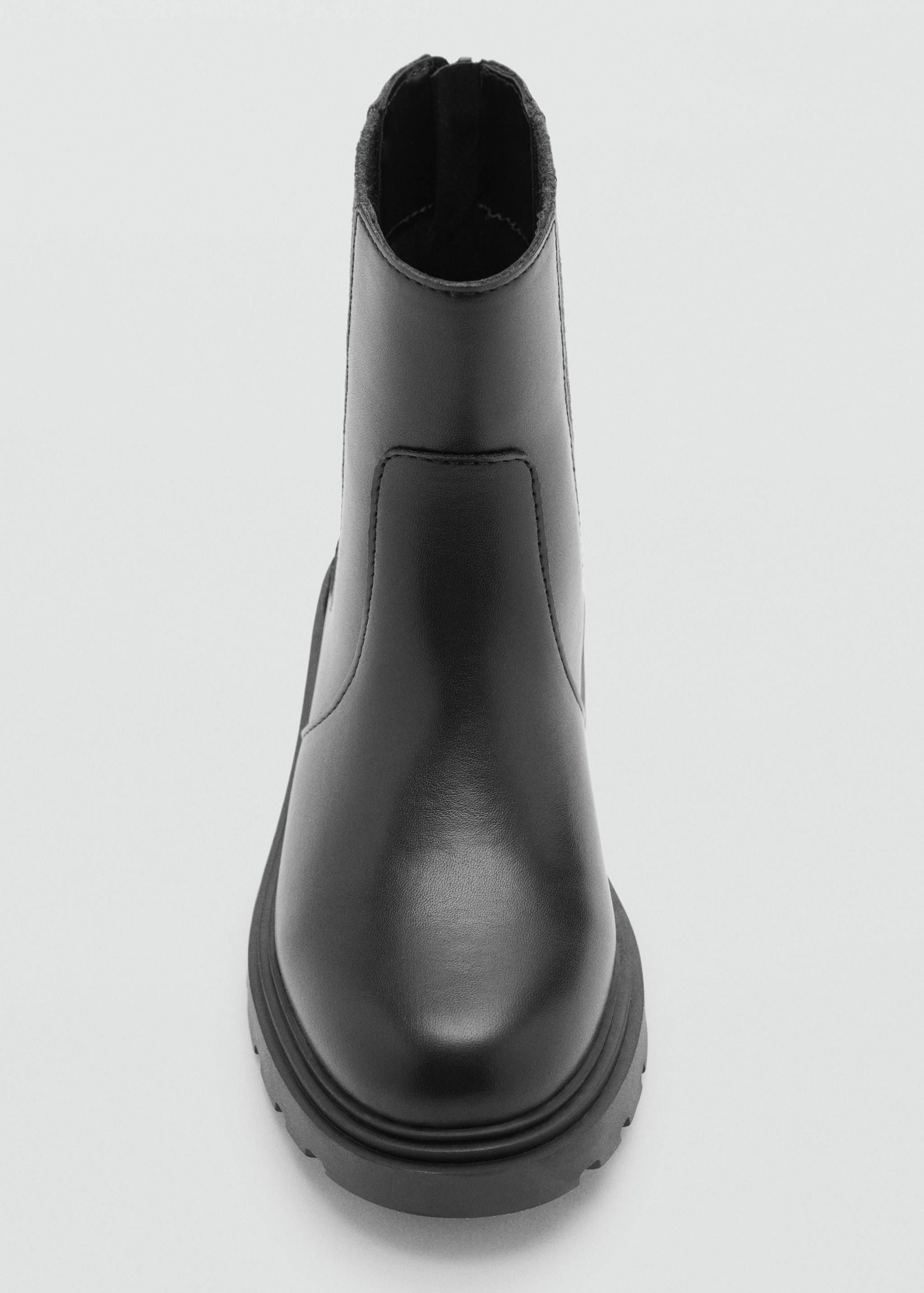 Chelsea boot in leather effect - Details of the article 2