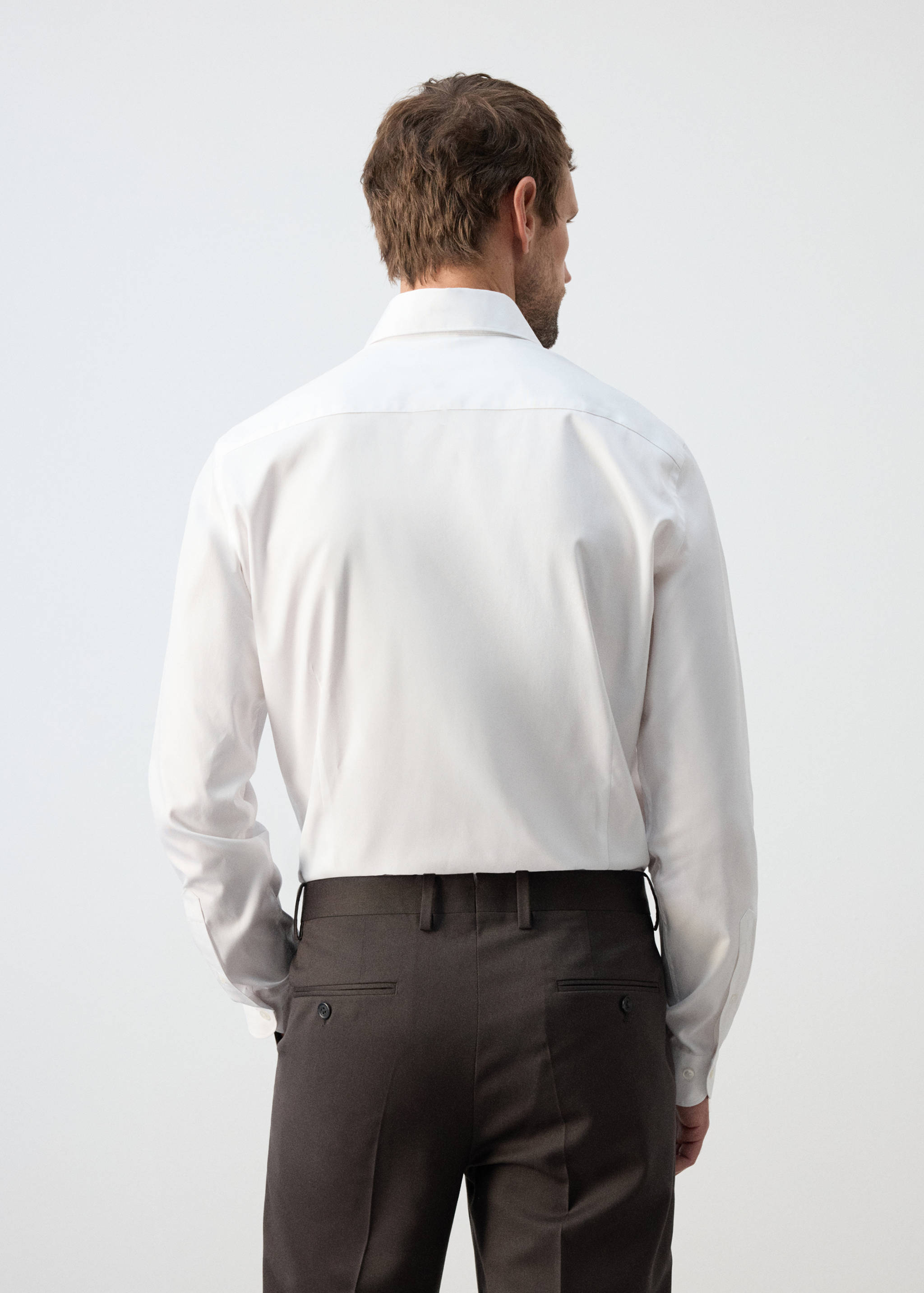 100% cotton slim-fit shirt - Reverse of the article
