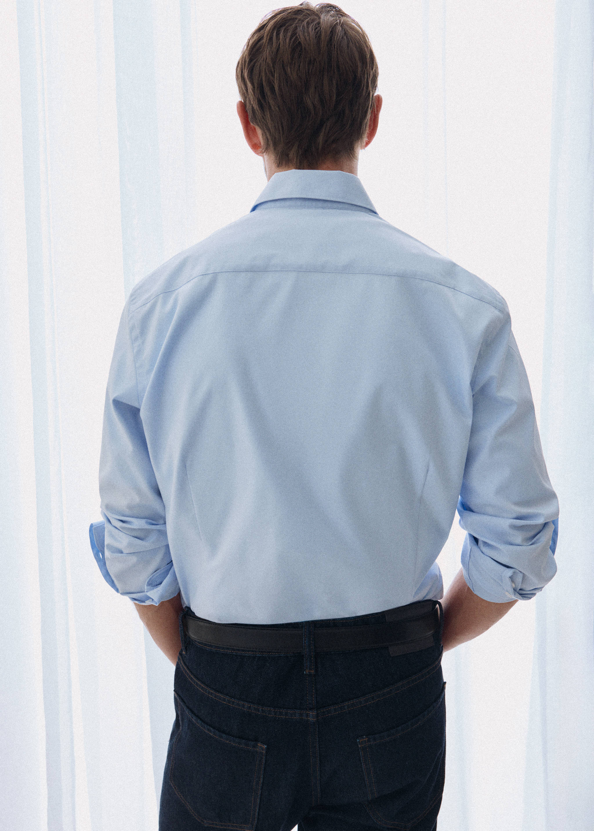 100% cotton slim-fit shirt - Reverse of the article