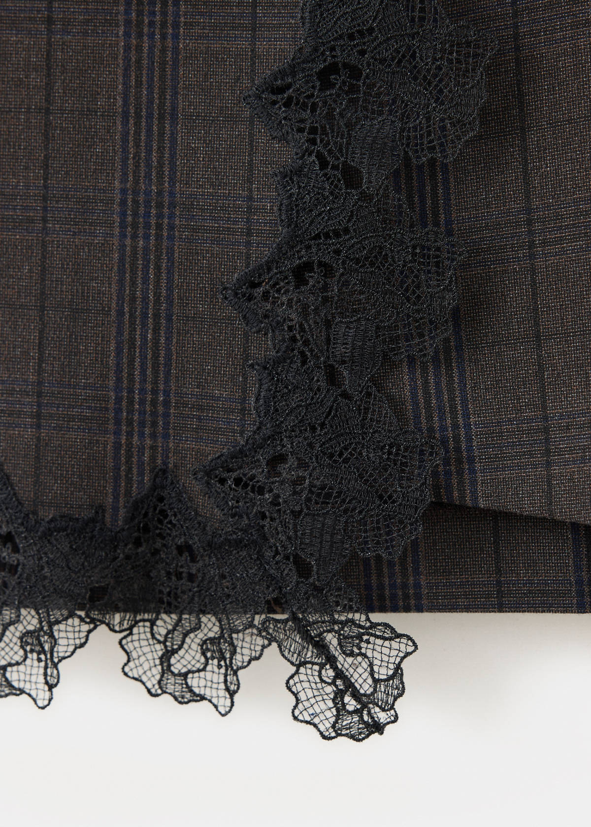 Tartan skirt with lace trim — Grey