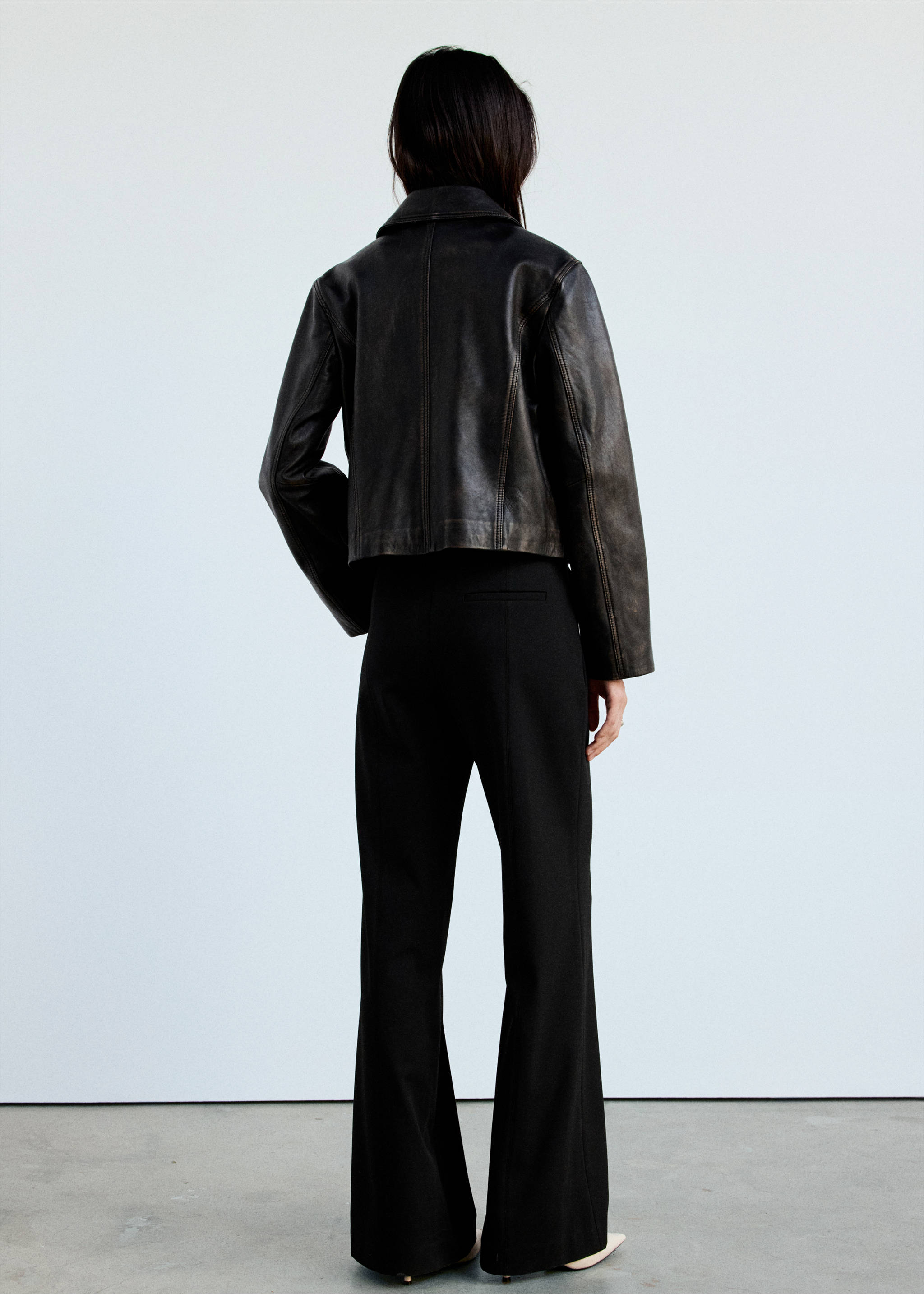 Flared trousers with seams - Reverse of the article, Black. Ref: 37045993-00.