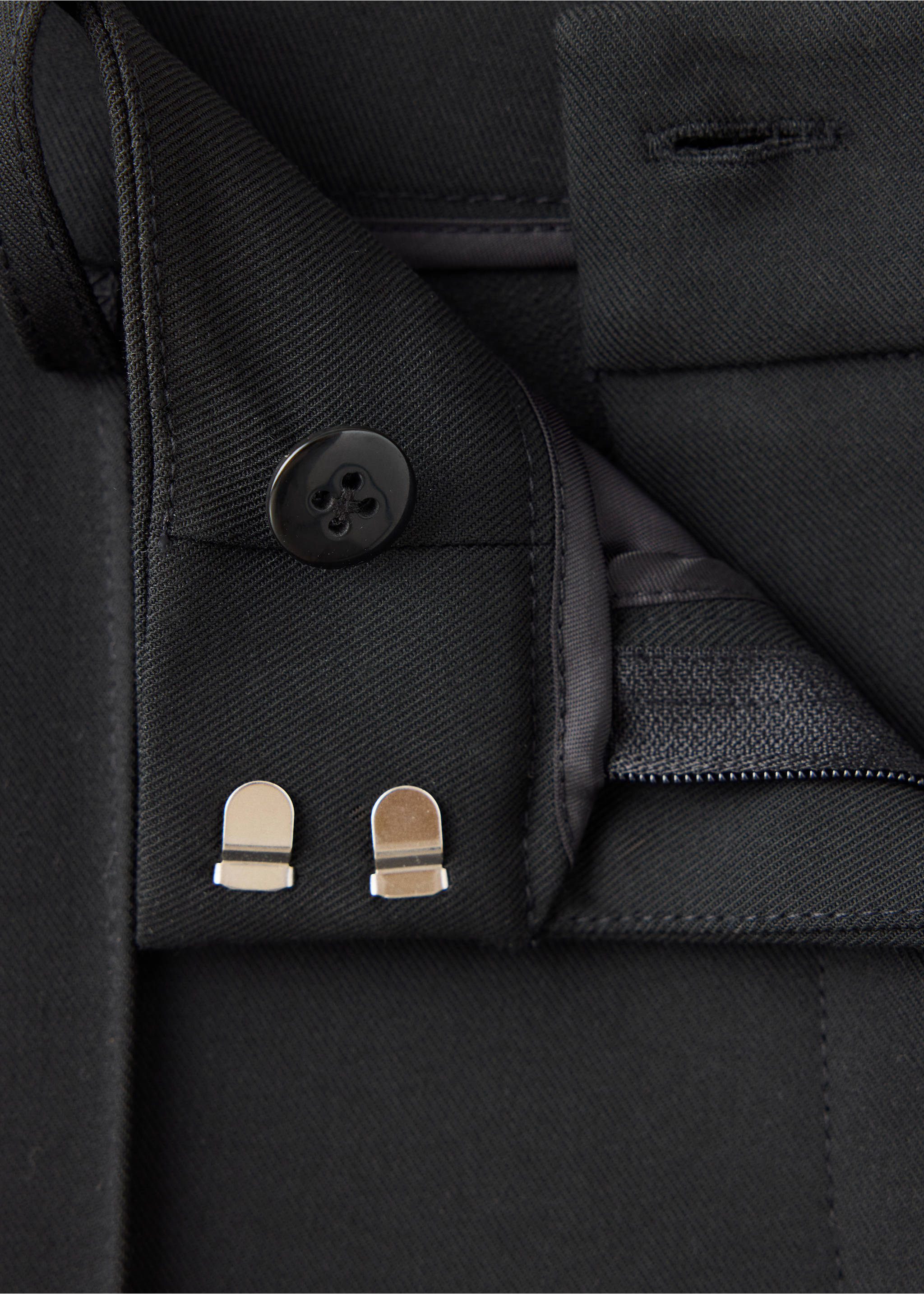 Trousers flare - Details of the article 8, Black. Ref: 37045993-00.