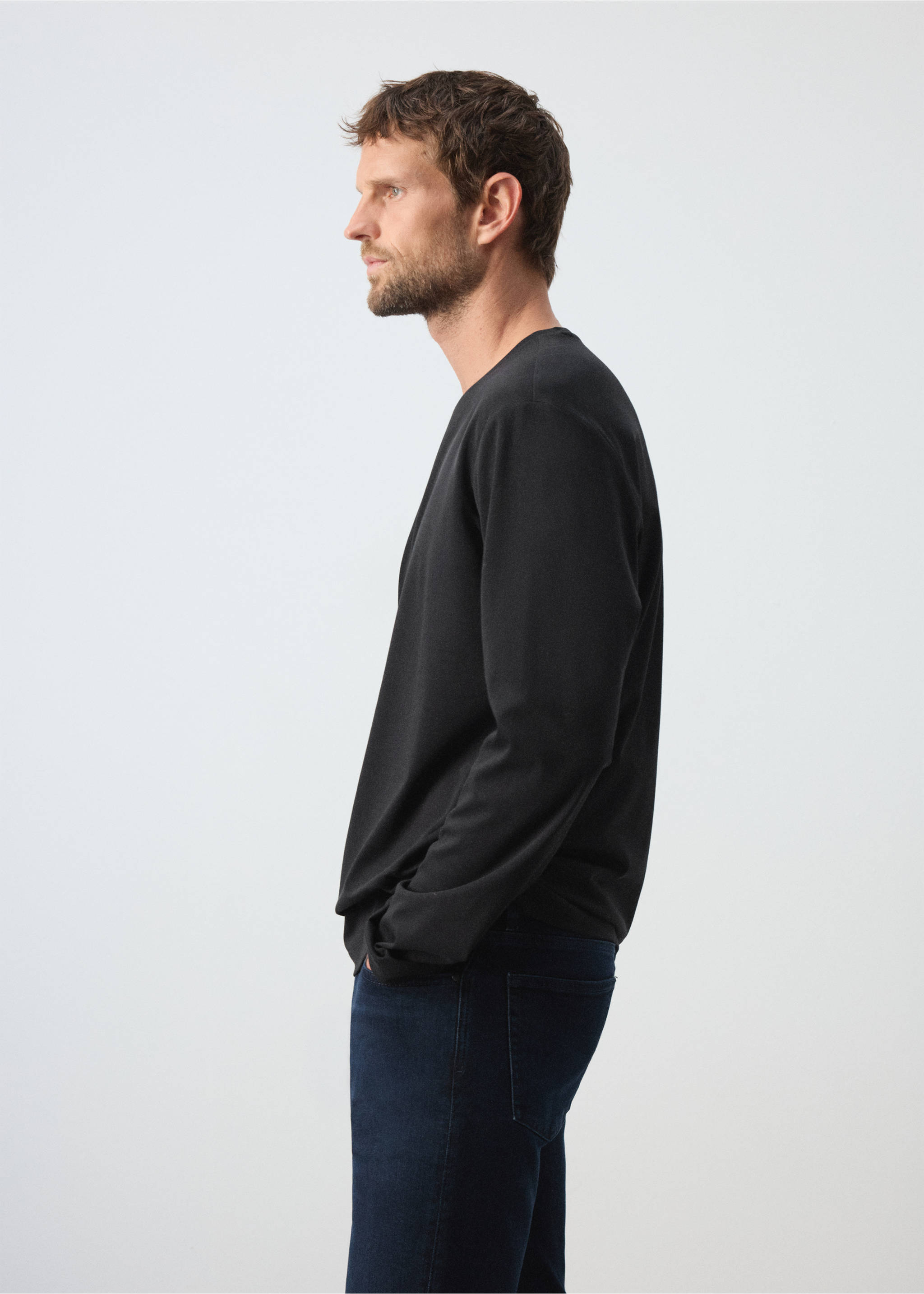 100% cotton T-shirt regular fit - Details of the article 2, Black. Ref: 37045999-00.