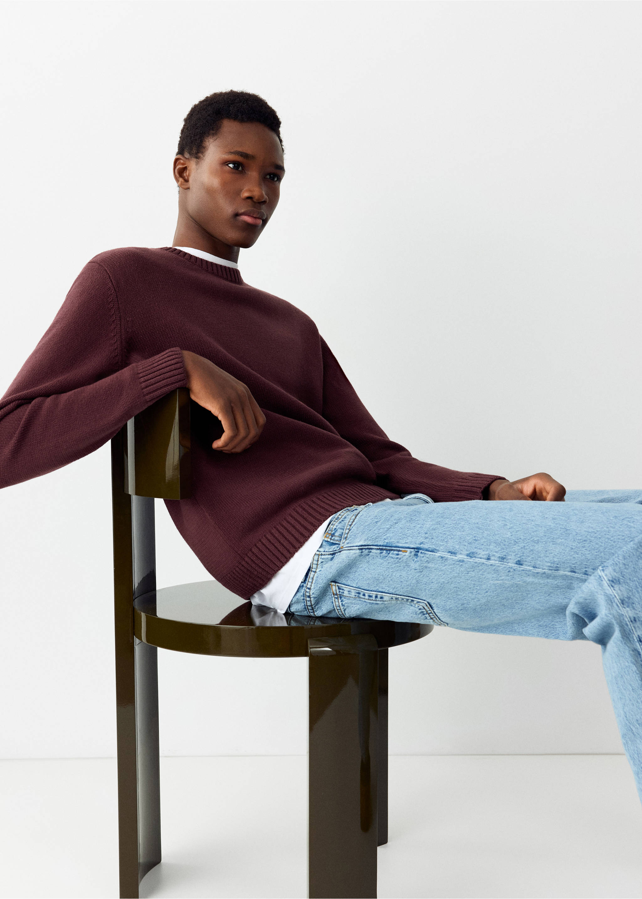 Medium-knit sweater - Details of the article 2, Burgundy. Ref: 37046003-00.