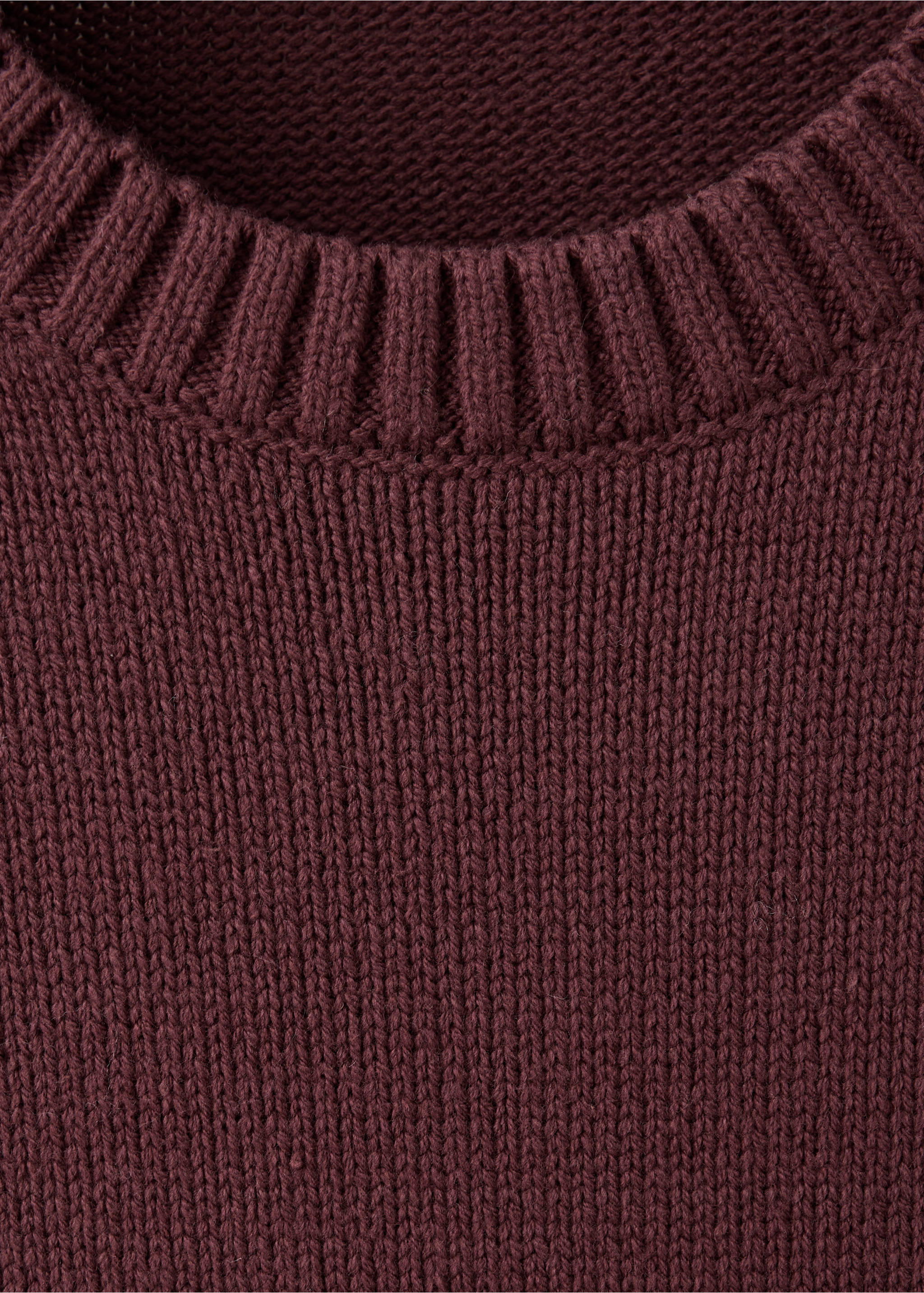 Medium-knit sweater - Details of the article 8, Burgundy. Ref: 37046003-00.