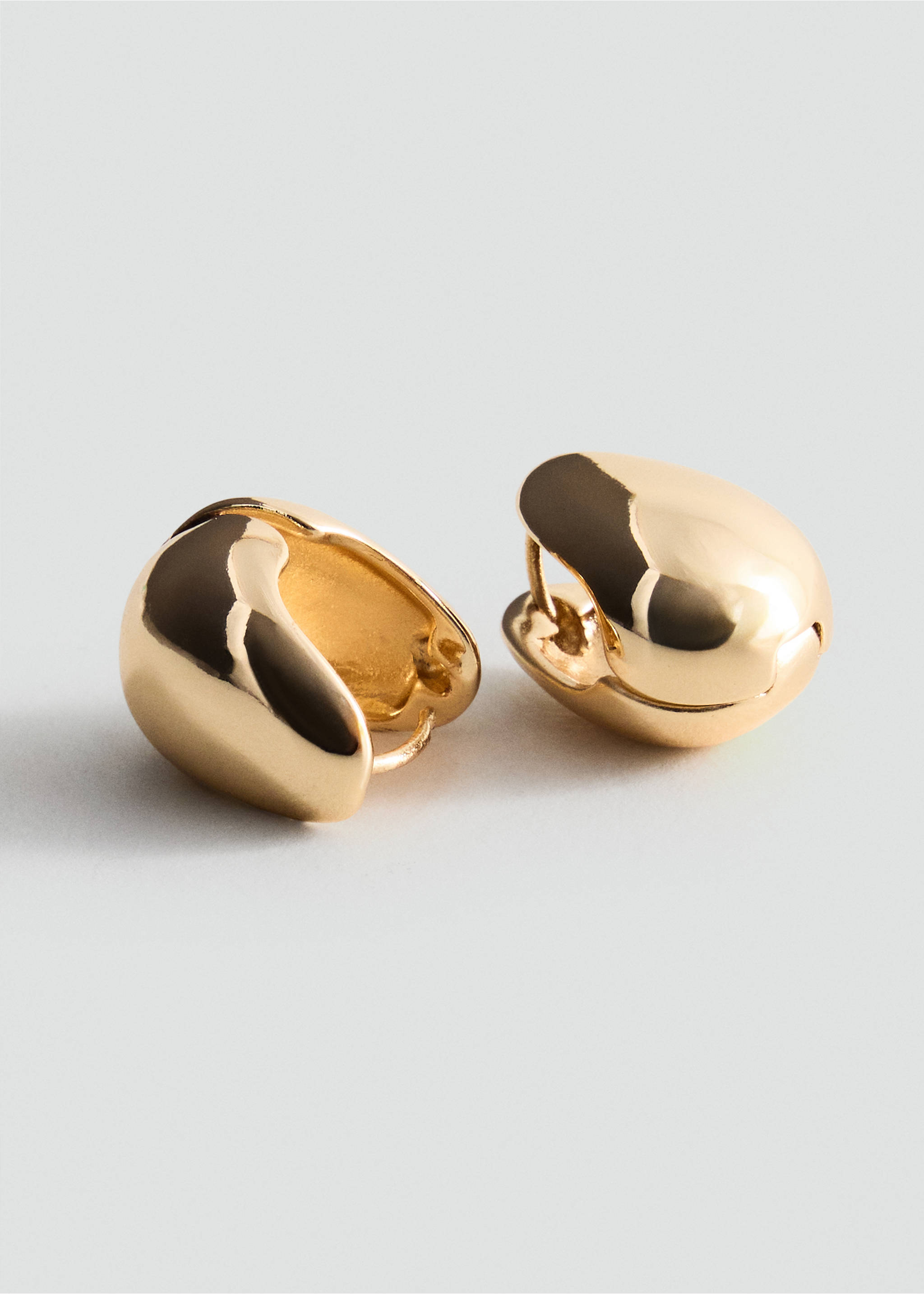 Drop earrings - Medium plane, Gold. Ref: 37046008-00.