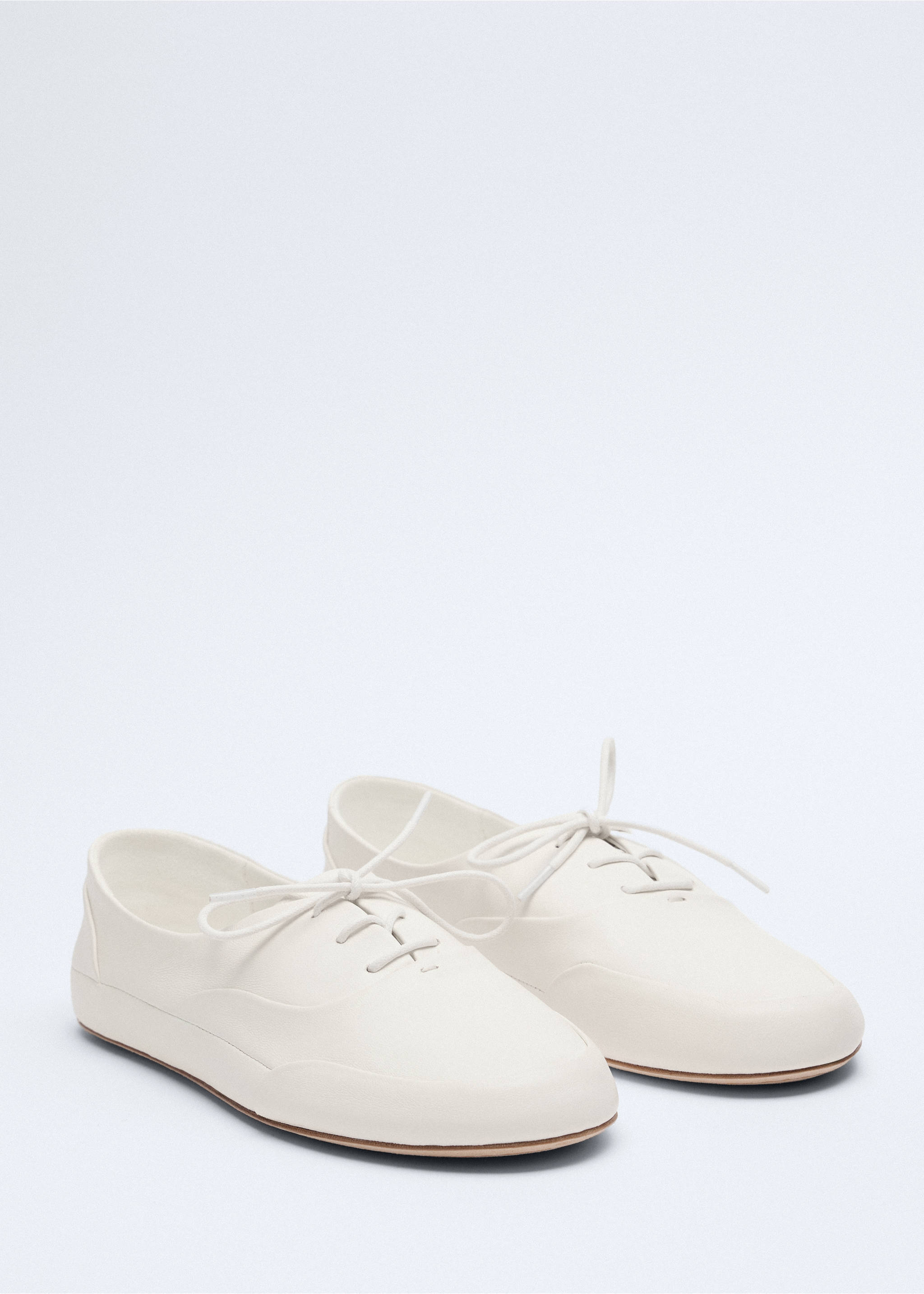 Lace-up leather sneakers - Medium plane, Ecru. Ref: 37046010-00.