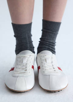 Leather trainer in leather with contrasting sole — White 1