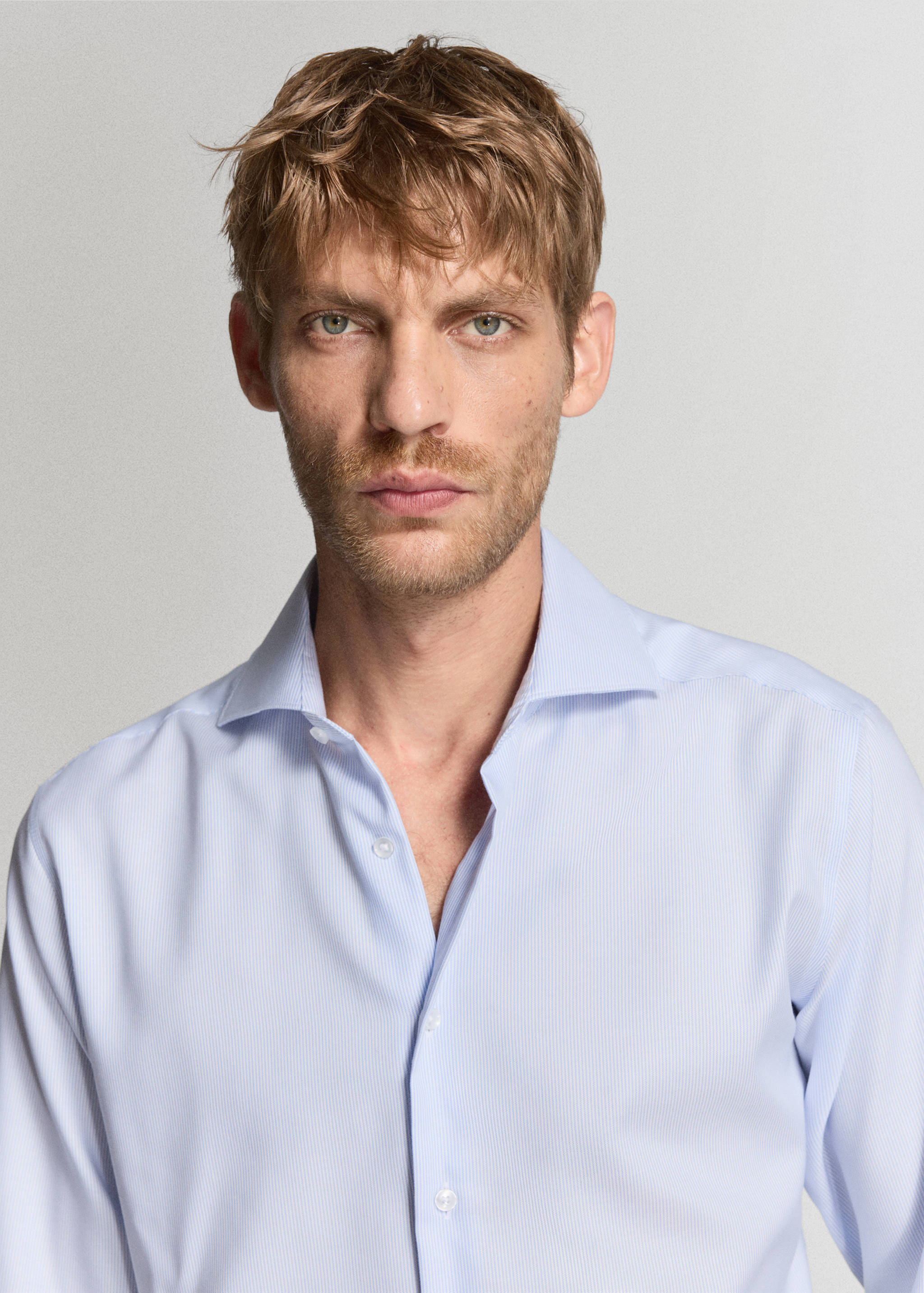 100% cotton slim fit shirt - Details of the article 1