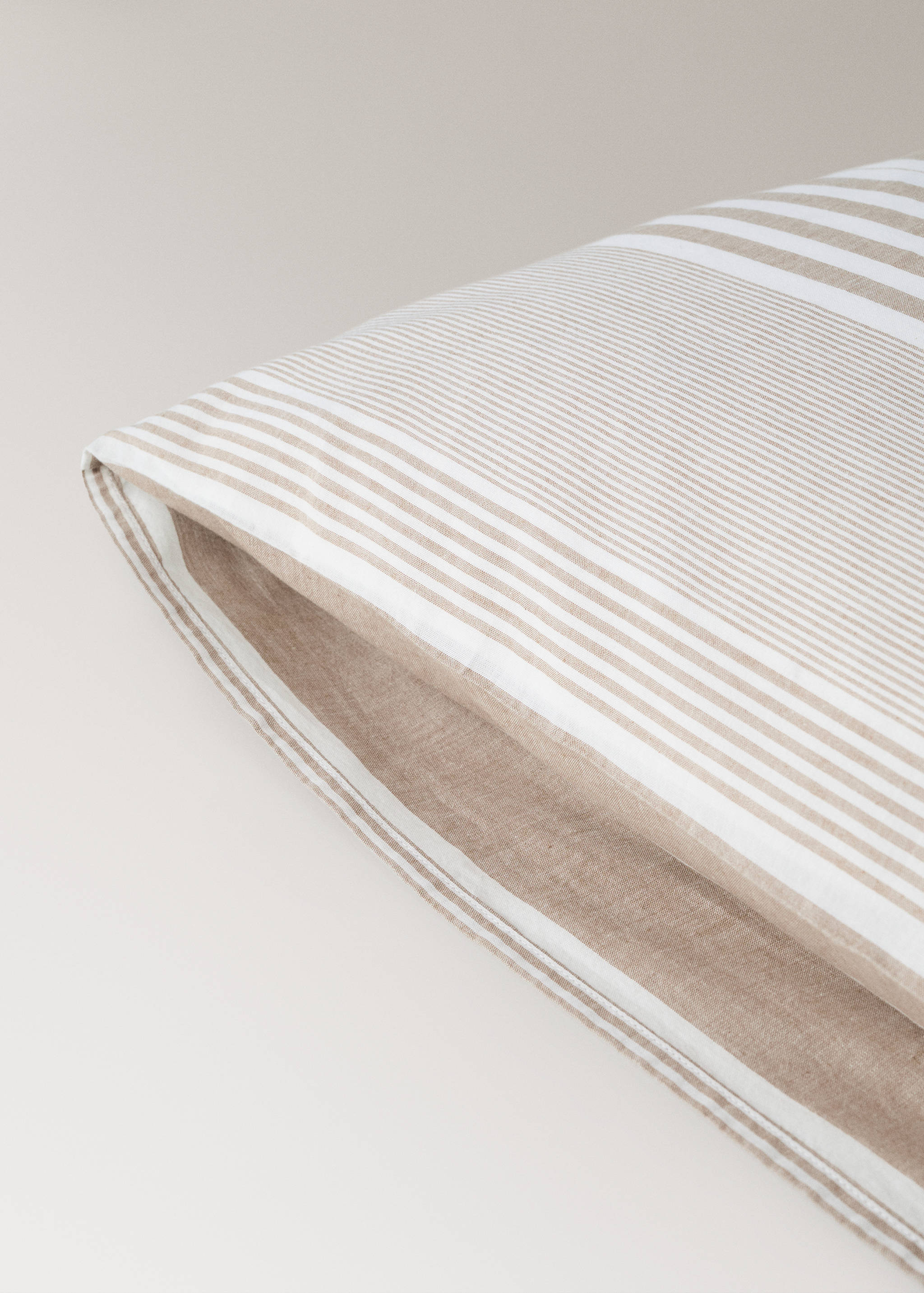 100% cotton striped pillowcase, 50 x 75 cm - Details of the article 2