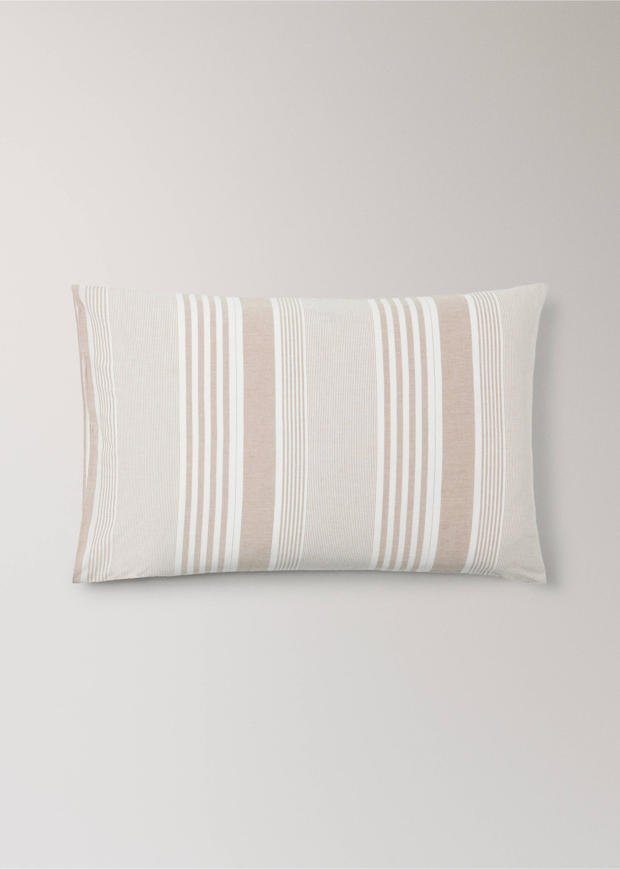 100% cotton striped pillowcase, 50 x 75 cm - Article without model, Tobacco Brown. Ref: 37046329-00.