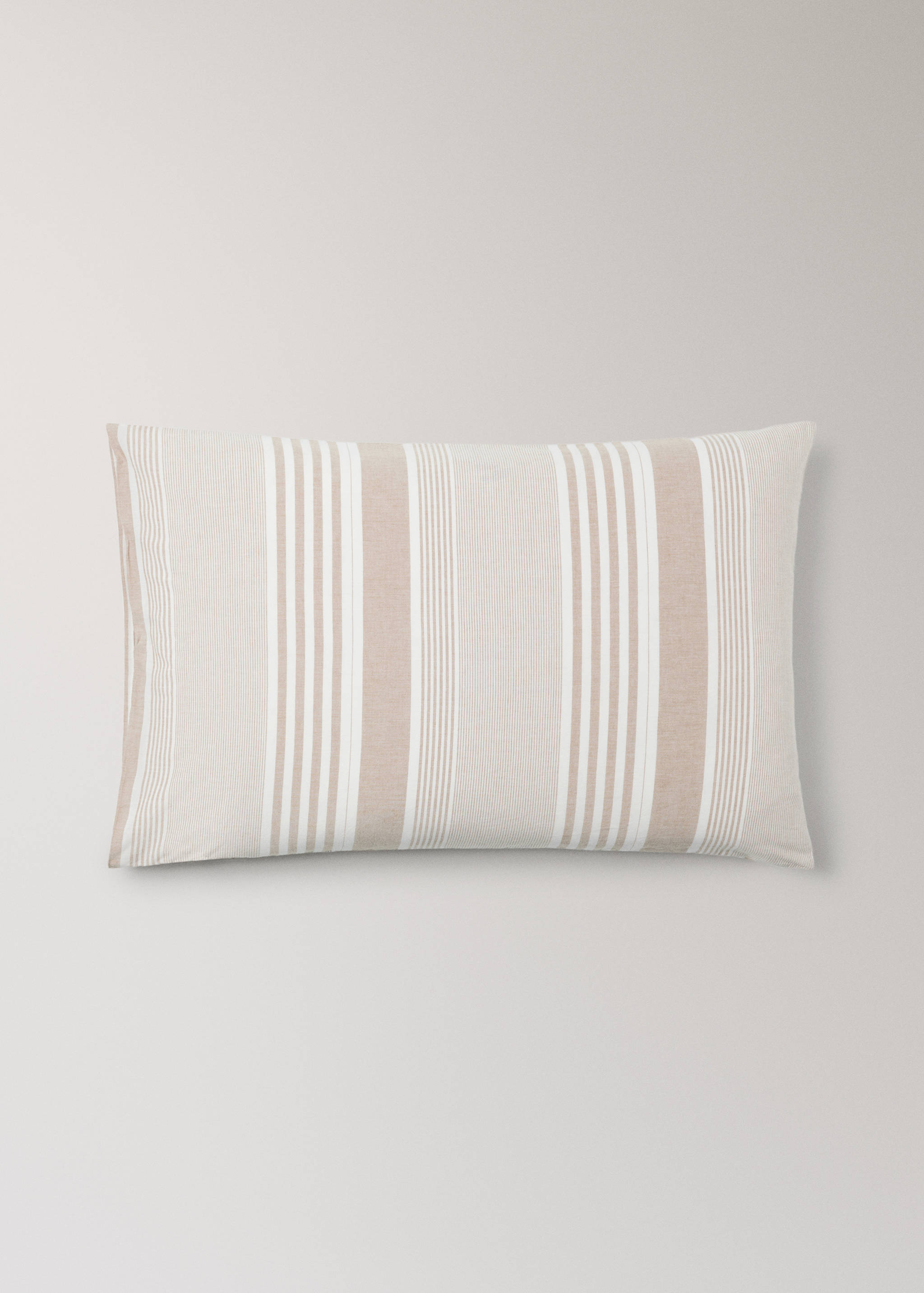 100% cotton striped pillowcase, 50 x 75 cm - Article without model